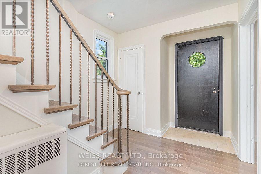 65 Prince Charles Drive, Toronto, Ontario  M6A 2H4 - Photo 2 - C14099404