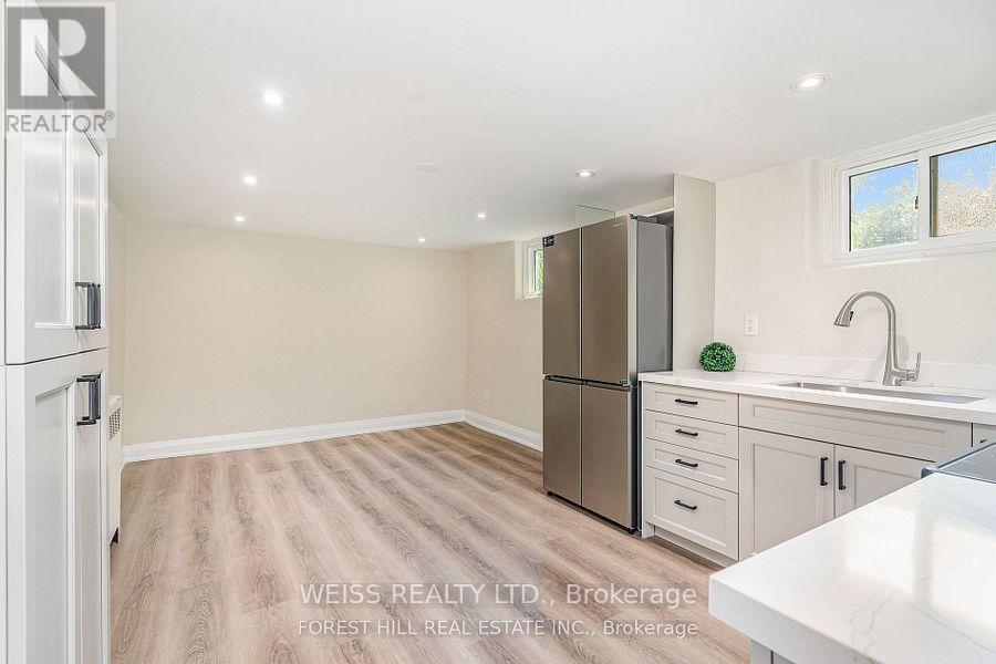 65 Prince Charles Drive, Toronto, Ontario  M6A 2H4 - Photo 22 - C14099404