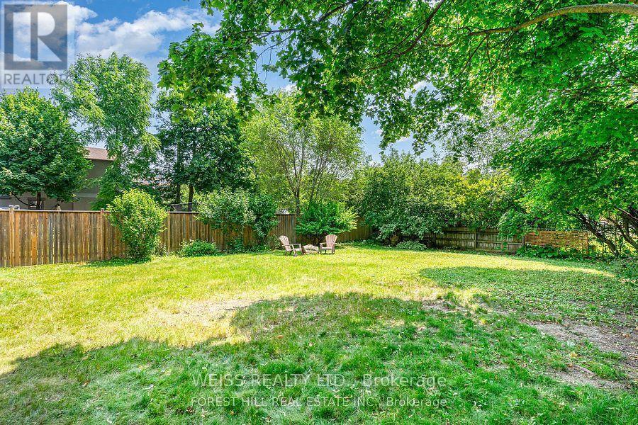 65 Prince Charles Drive, Toronto, Ontario  M6A 2H4 - Photo 24 - C14099404