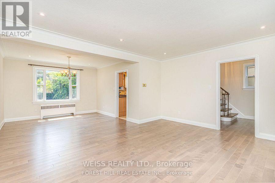 65 Prince Charles Drive, Toronto, Ontario  M6A 2H4 - Photo 3 - C14099404