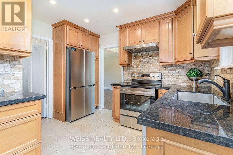 65 Prince Charles Drive, Toronto, Ontario  M6A 2H4 - Photo 8 - C14099404