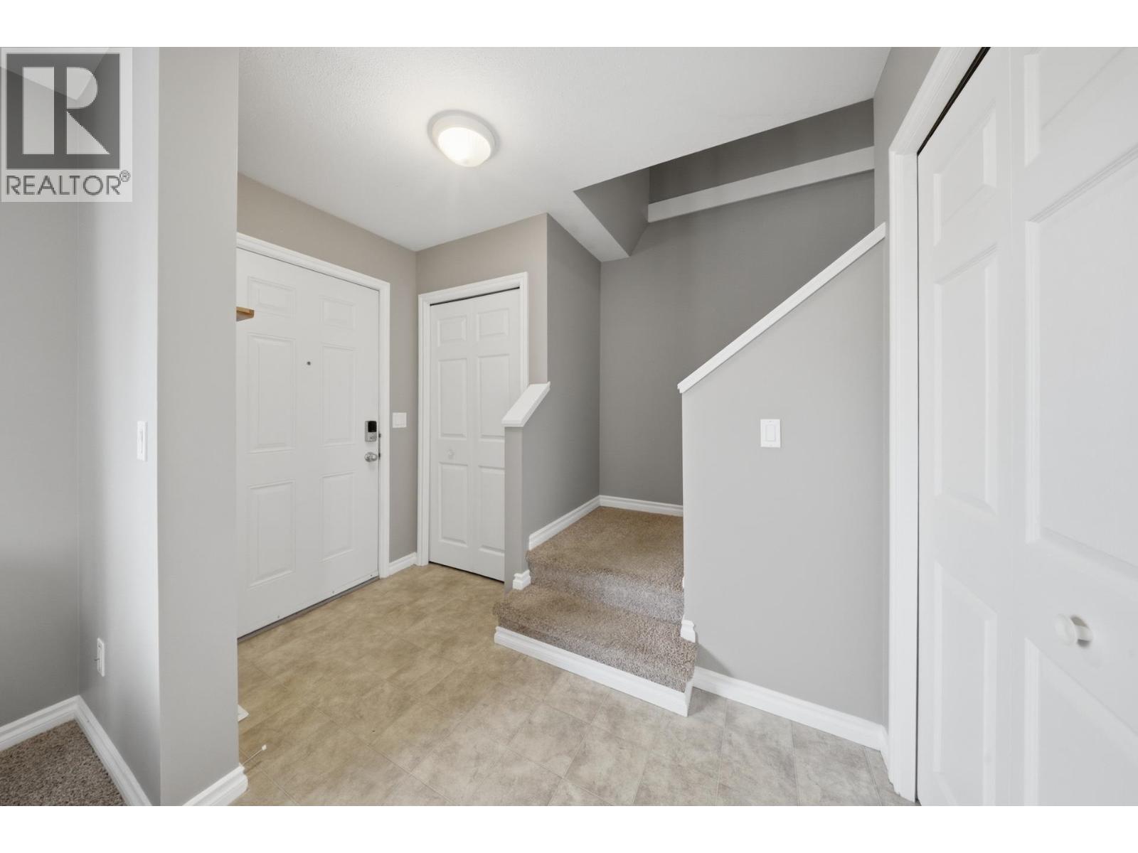 10249 102 Avenue, Fort St. John, British Columbia  V1J 2E4 - Photo 4 - R3176673