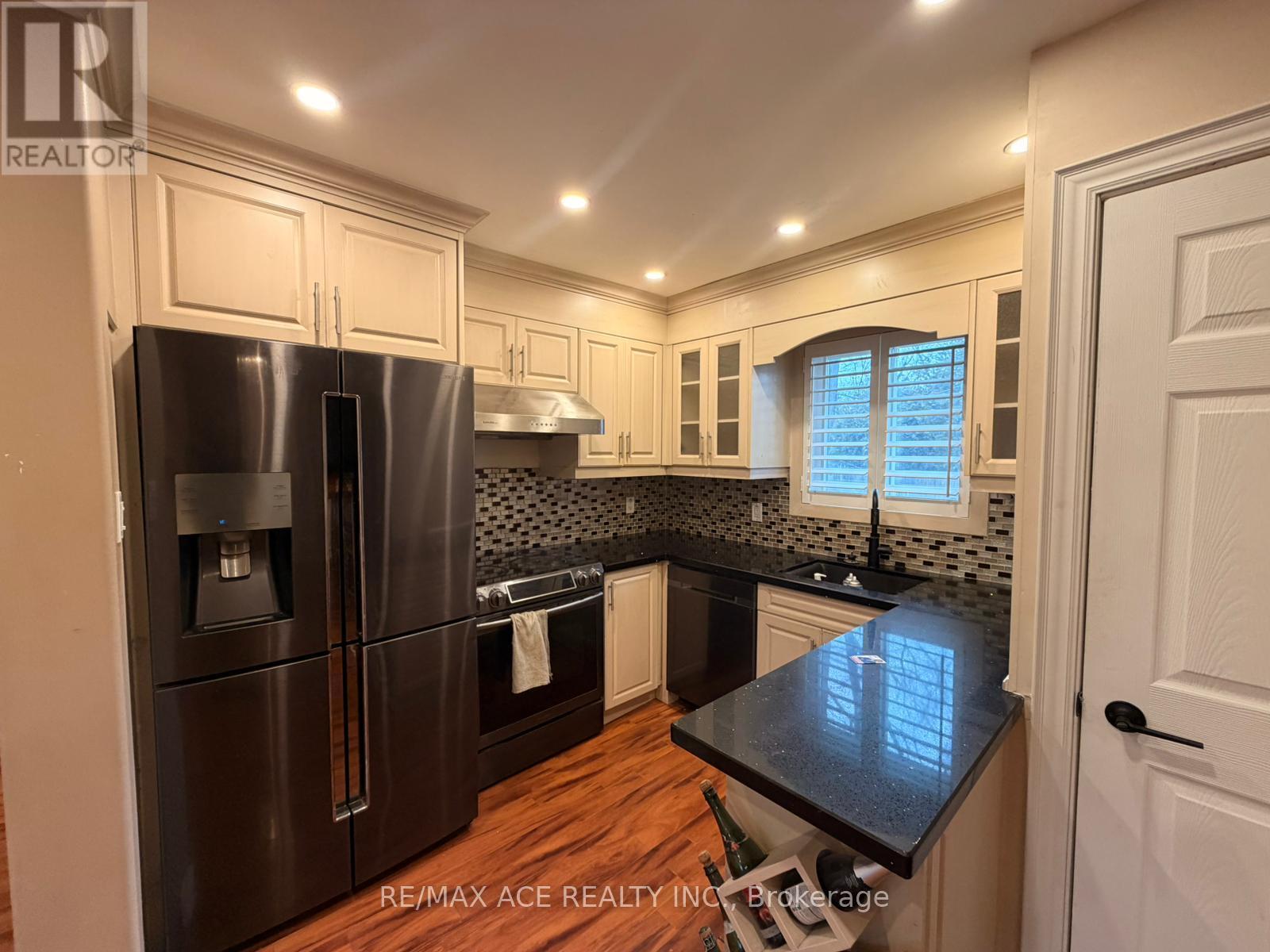 Main - 48 Ronway Crescent, Toronto (Woburn), Ontario  M1J 2S2 - Photo 3 - E14099216