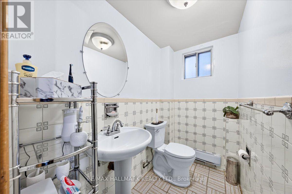 67 Aldergrove Avenue, Toronto (Woodbine Corridor), Ontario  M4C 1B3 - Photo 10 - E14099402