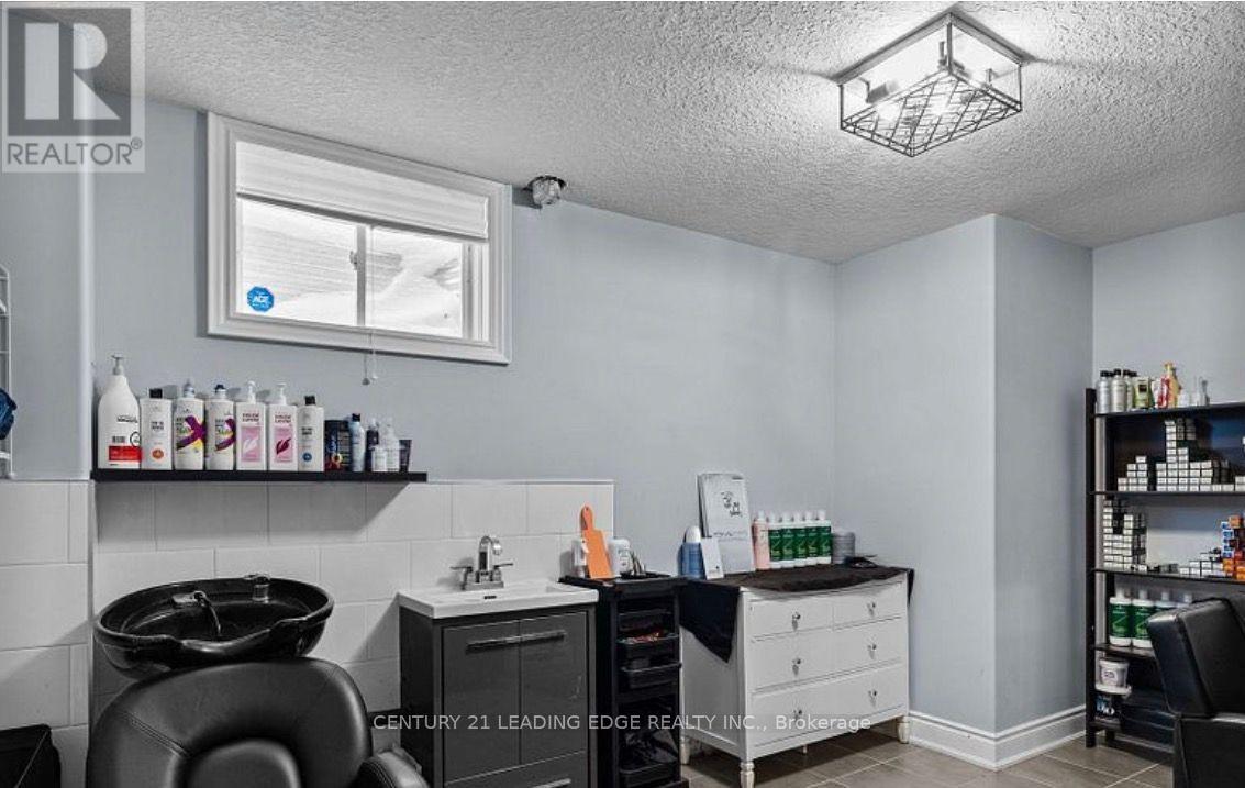 9 Kierland Road, Barrie (Ardagh), Ontario  L4N 6G5 - Photo 30 - S14099190