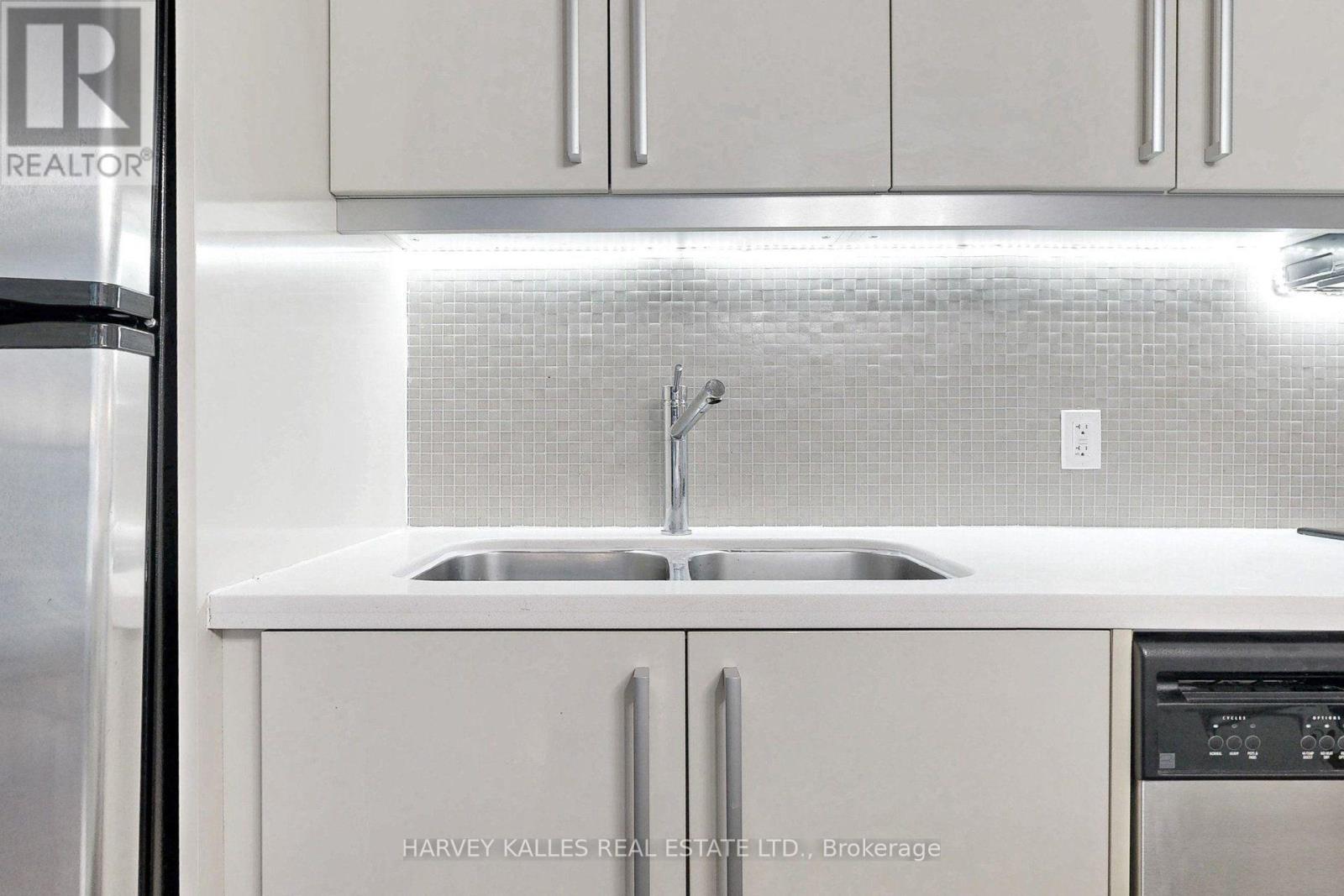 410 - 25 Oxley Street, Toronto, Ontario  M5V 2J5 - Photo 5 - C14097014