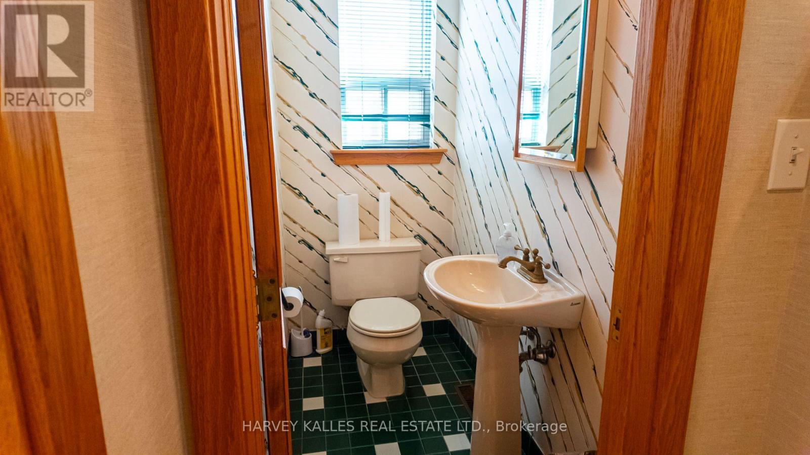 137 Sheppard Avenue E, Toronto, Ontario  M2N 3A6 - Photo 23 - C14098972