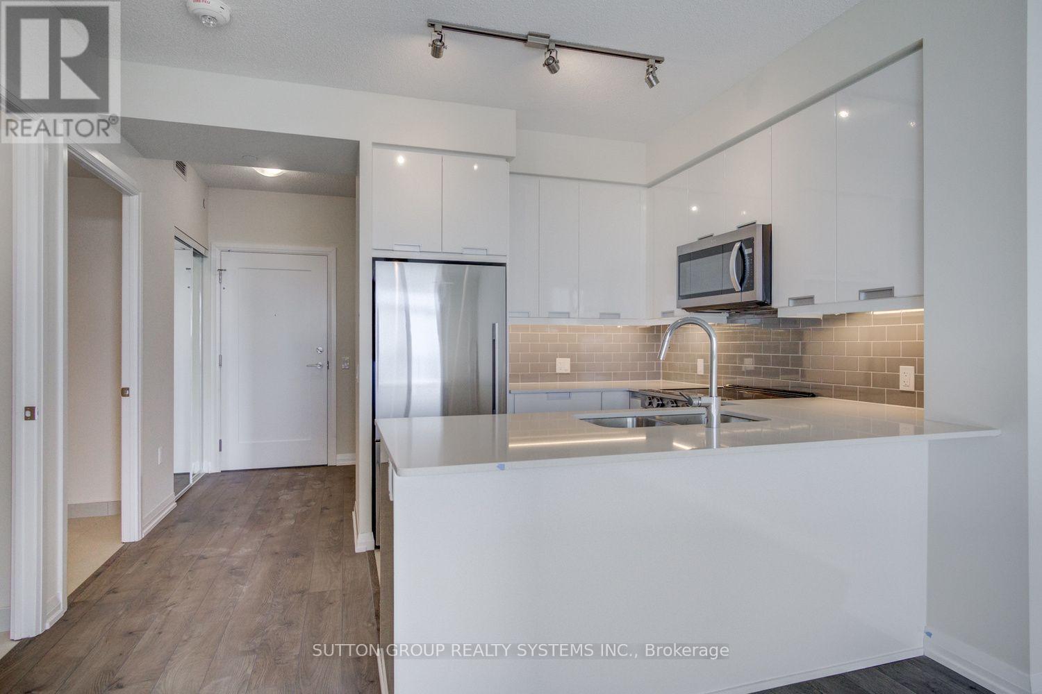 906 - 65 Watergarden Drive, Mississauga, Ontario  L5R 0G9 - Photo 17 - W14099166