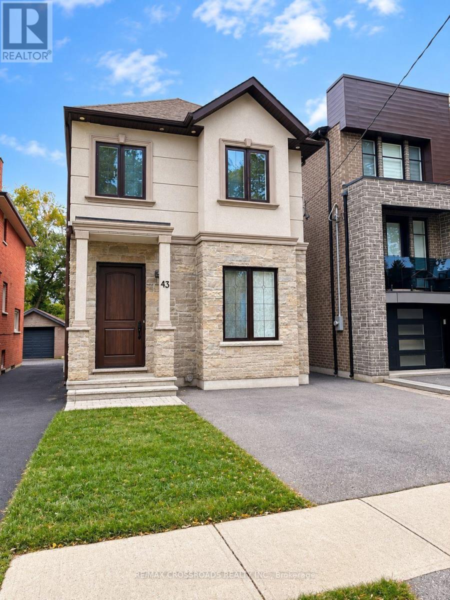 43 Waniska Avenue, Toronto, Ontario  M8Y 1R1 - Photo 2 - W14099218