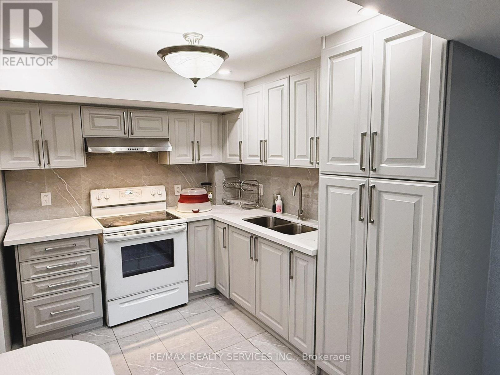 Basement - 136 Nahani Way, Mississauga, Ontario  L4Z 4J8 - Photo 4 - W14099258