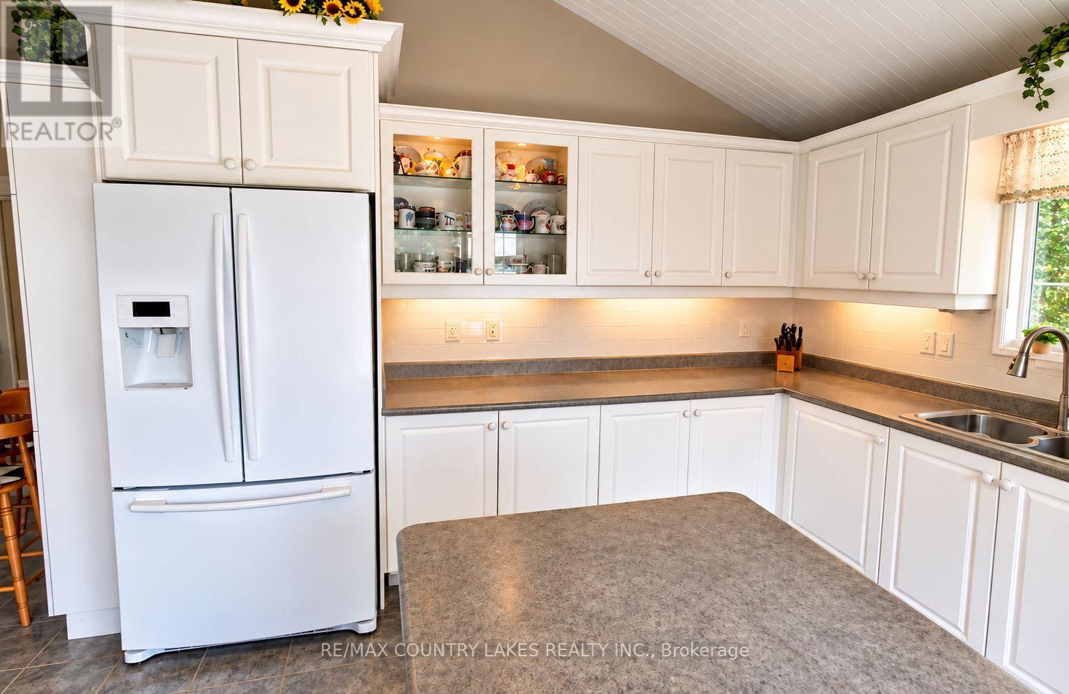 27 Hillcrest Avenue, Kawartha Lakes, Ontario  K0M 2B0 - Photo 13 - X13856358
