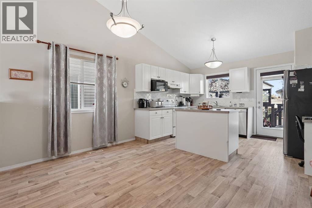 246 Fairmont Boulevard S, Lethbridge, Alberta  T1K 7M7 - Photo 14 - A2352732
