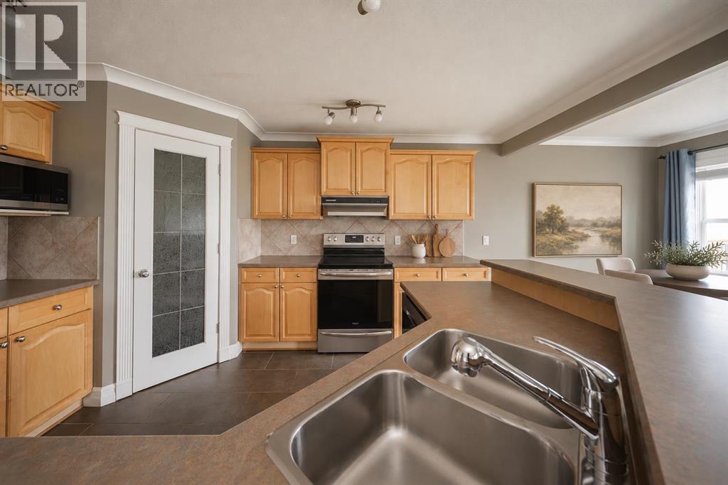 329 Archibald Close, Fort Mcmurray, Alberta  T9K 2P6 - Photo 10 - A2349588