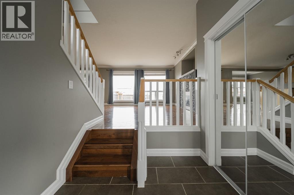 329 Archibald Close, Fort Mcmurray, Alberta  T9K 2P6 - Photo 4 - A2349588