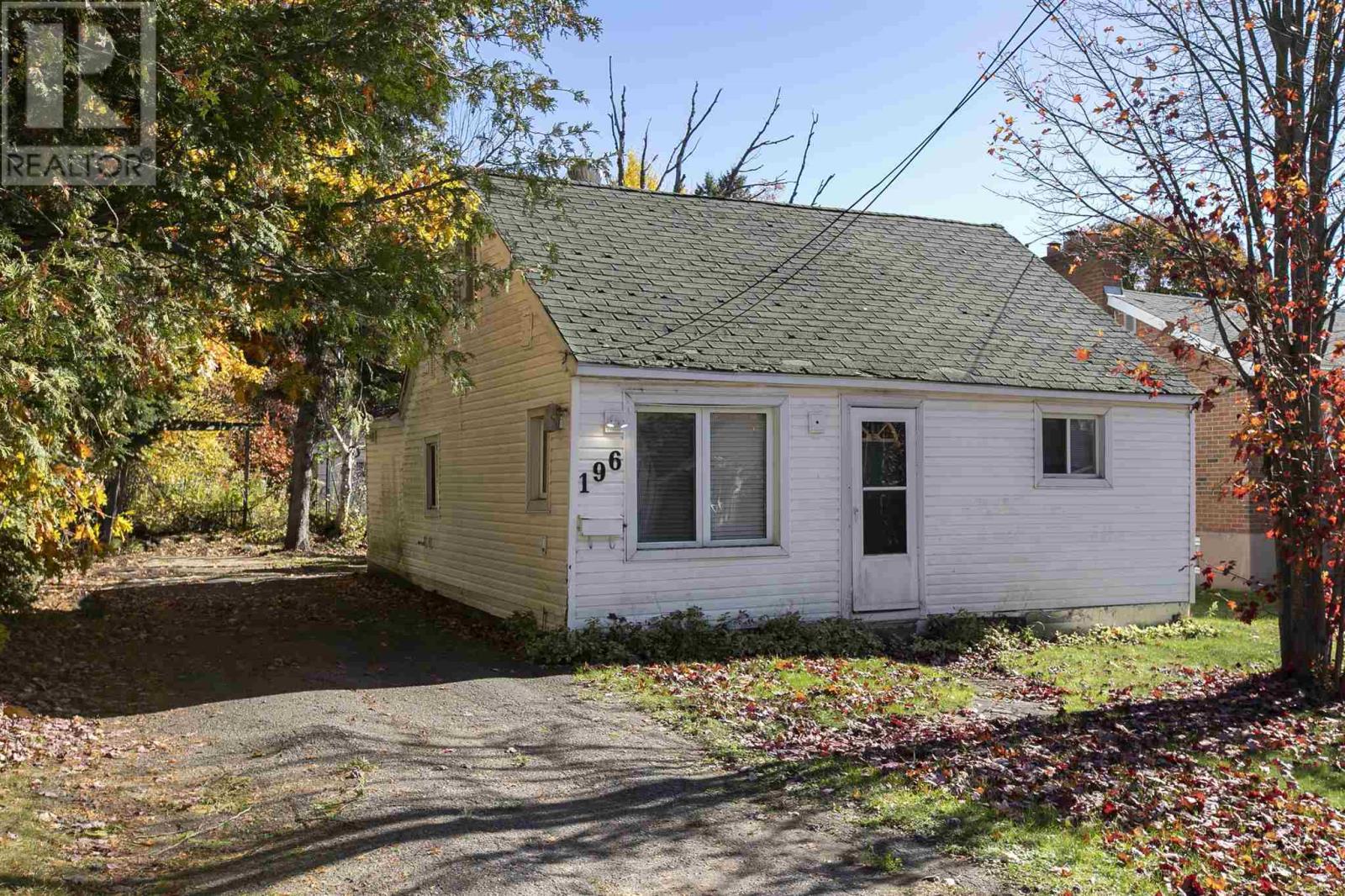 196 Elmwood Ave, Sault Ste. Marie, Ontario  P6B 4W4 - Photo 2 - SM262939