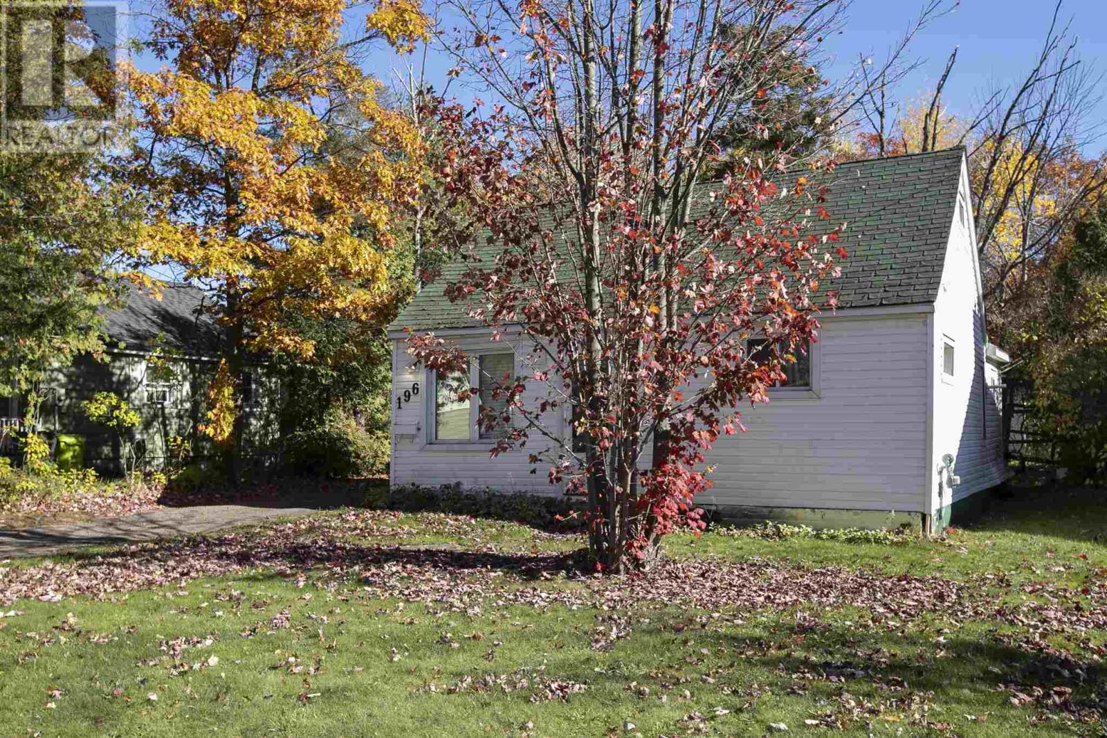 196 Elmwood Ave, Sault Ste. Marie, Ontario  P6B 4W4 - Photo 3 - SM262939