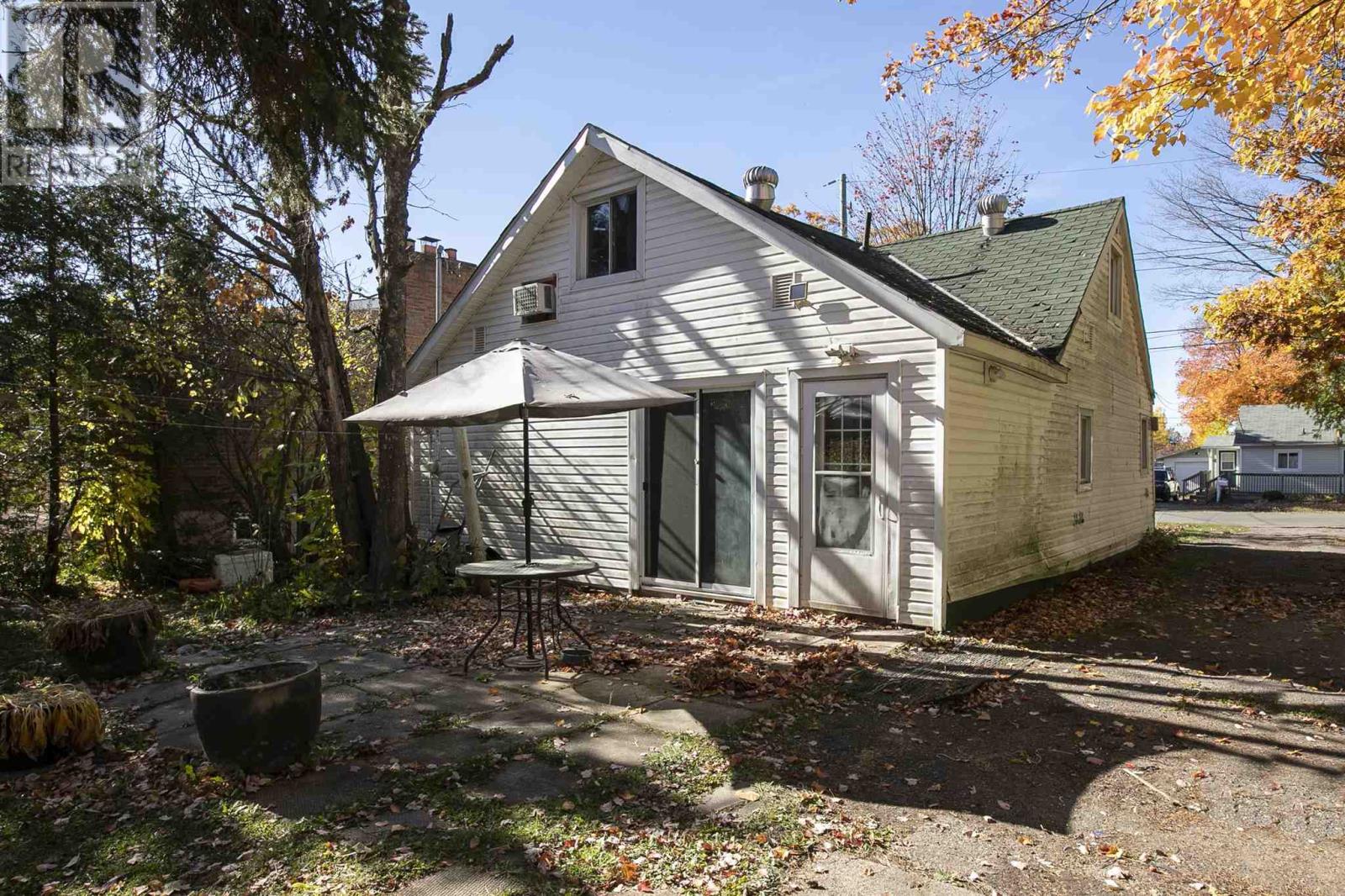 196 Elmwood Ave, Sault Ste. Marie, Ontario  P6B 4W4 - Photo 4 - SM262939
