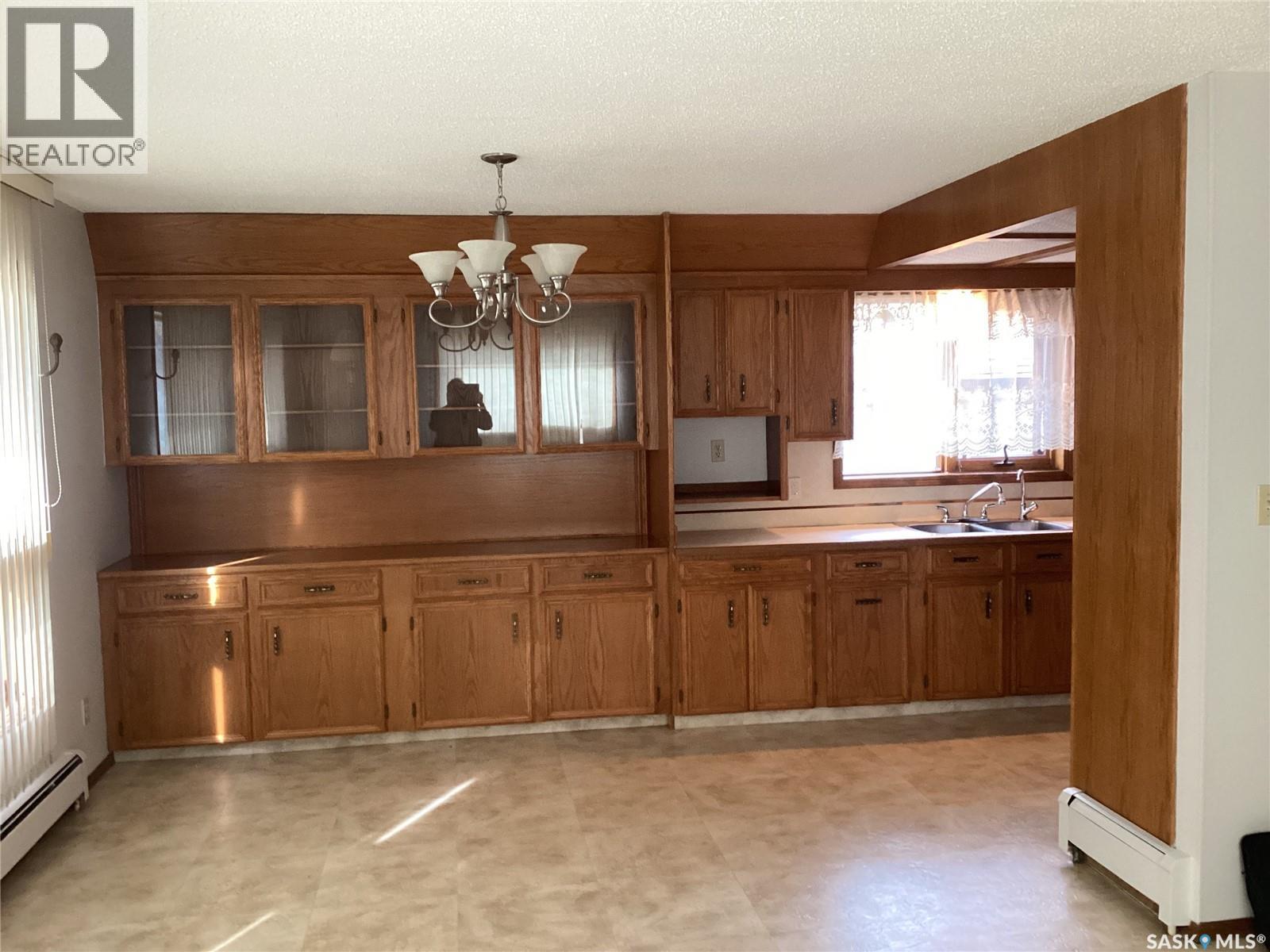 961 Athol Street, Regina, Saskatchewan  S4T 3B8 - Photo 5 - SK051510