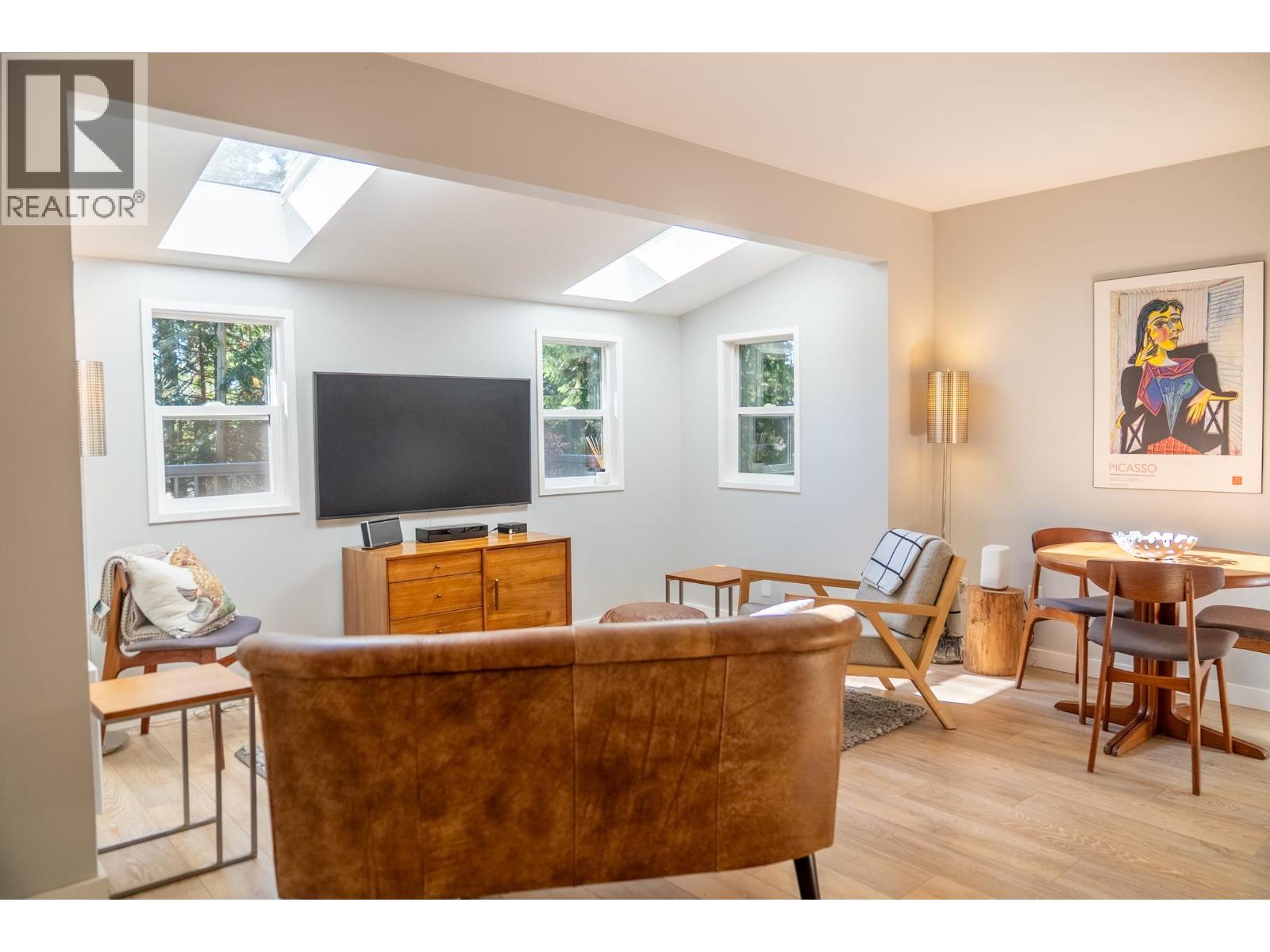 2701 Galley Crescent, Pender Island, British Columbia  V0N 2M2 - Photo 6 - R3176940