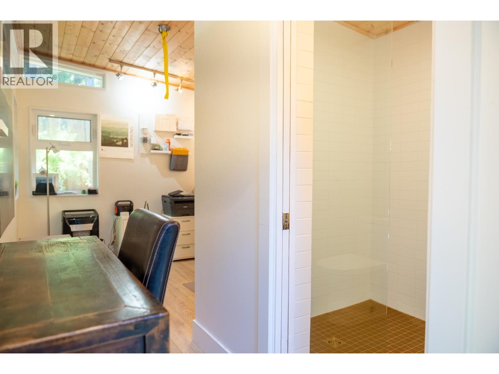 2701 Galley Crescent, Pender Island, British Columbia  V0N 2M2 - Photo 21 - R3176940