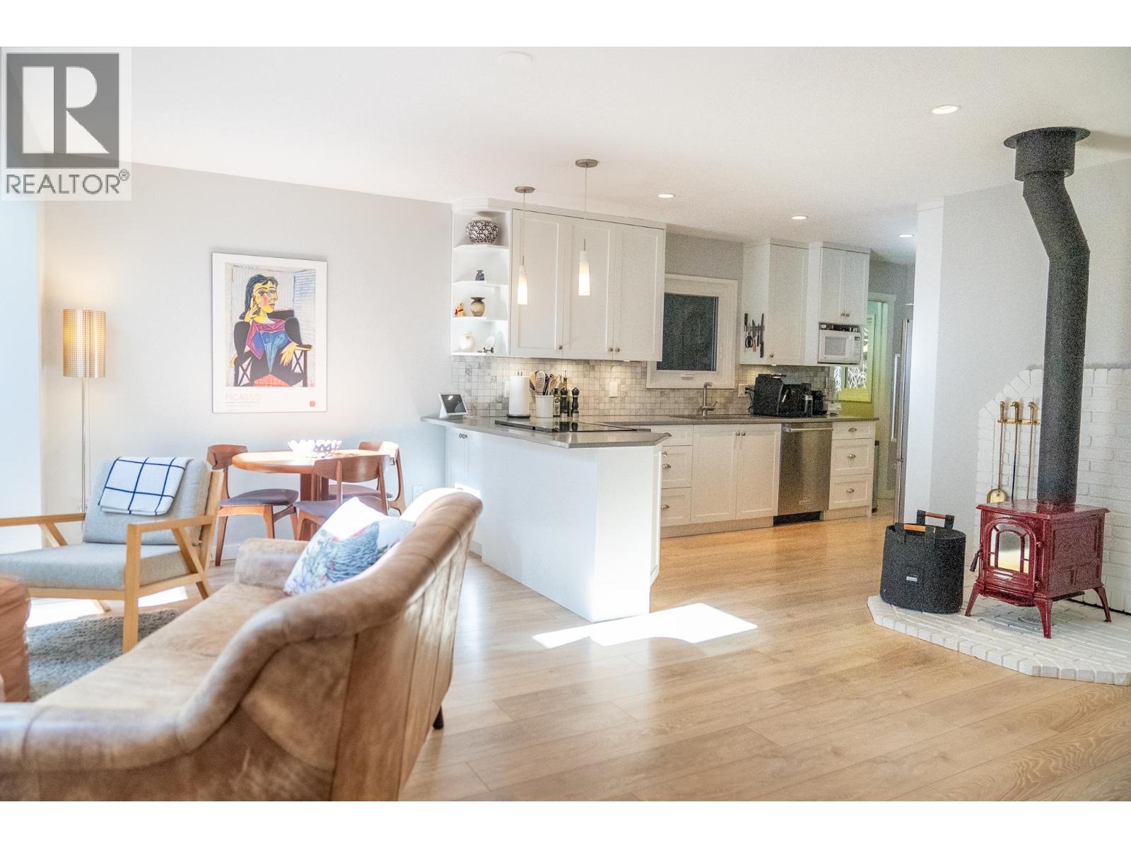 2701 Galley Crescent, Pender Island, British Columbia  V0N 2M2 - Photo 4 - R3176940