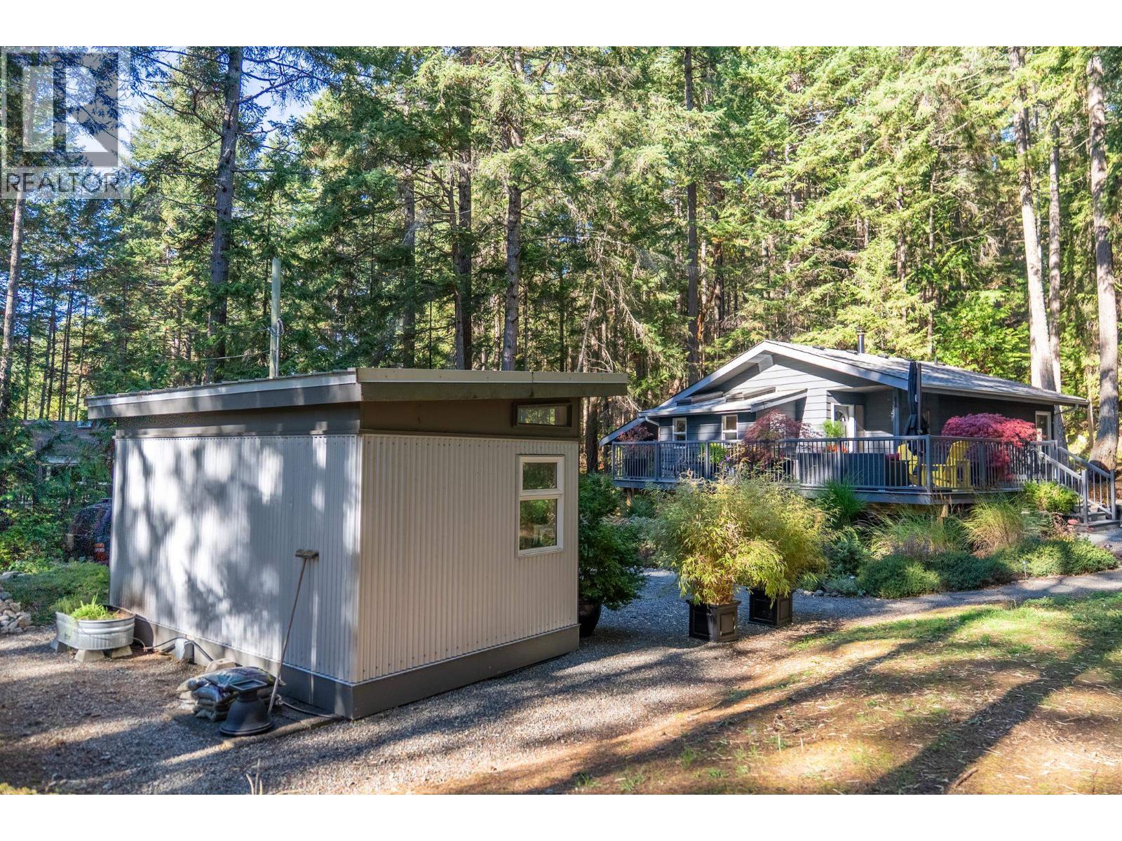 2701 Galley Crescent, Pender Island, British Columbia  V0N 2M2 - Photo 17 - R3176940