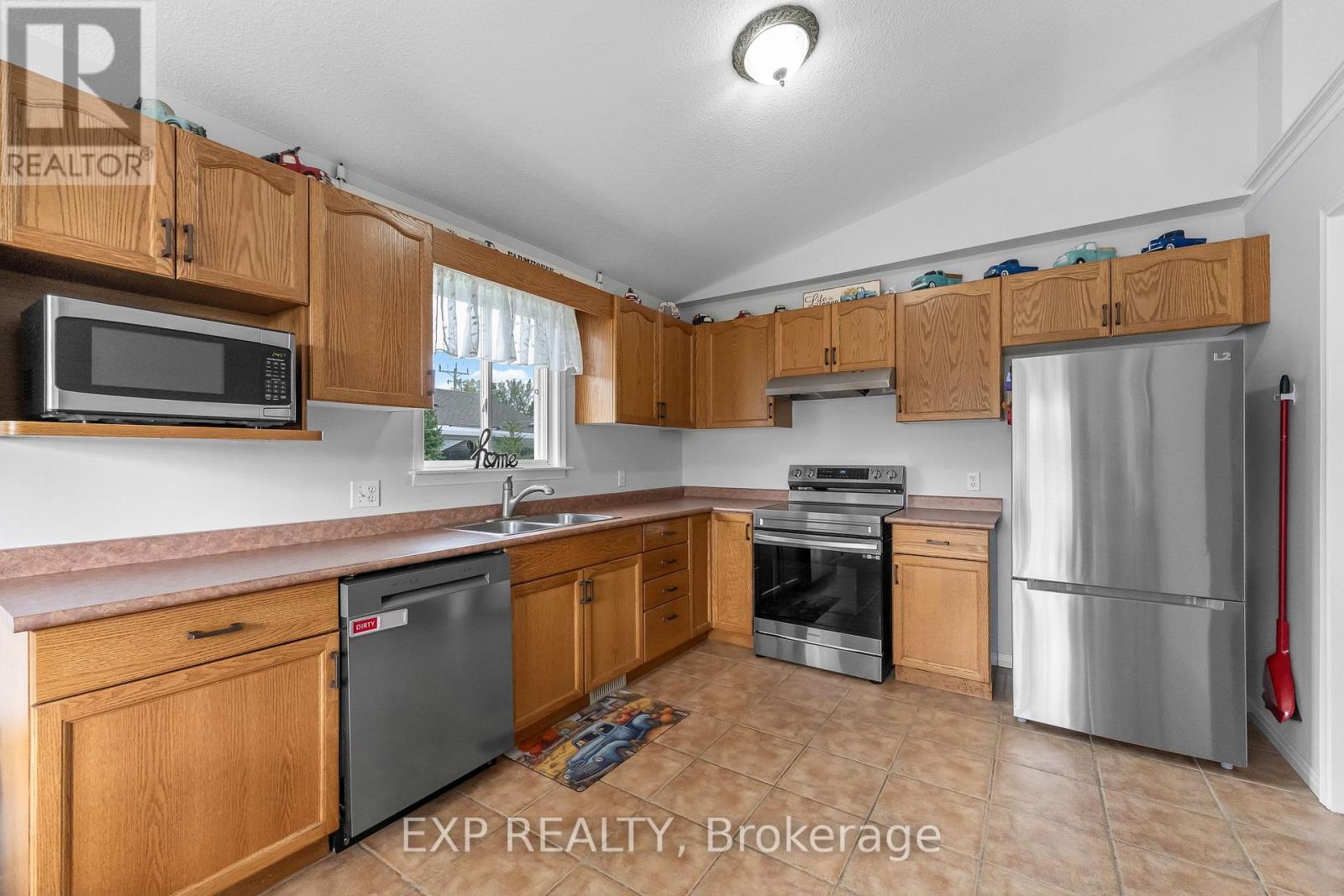 1490 Nigh Road, Fort Erie (Crescent Park), Ontario L2A 5M4 - Photo 6 - X14099420