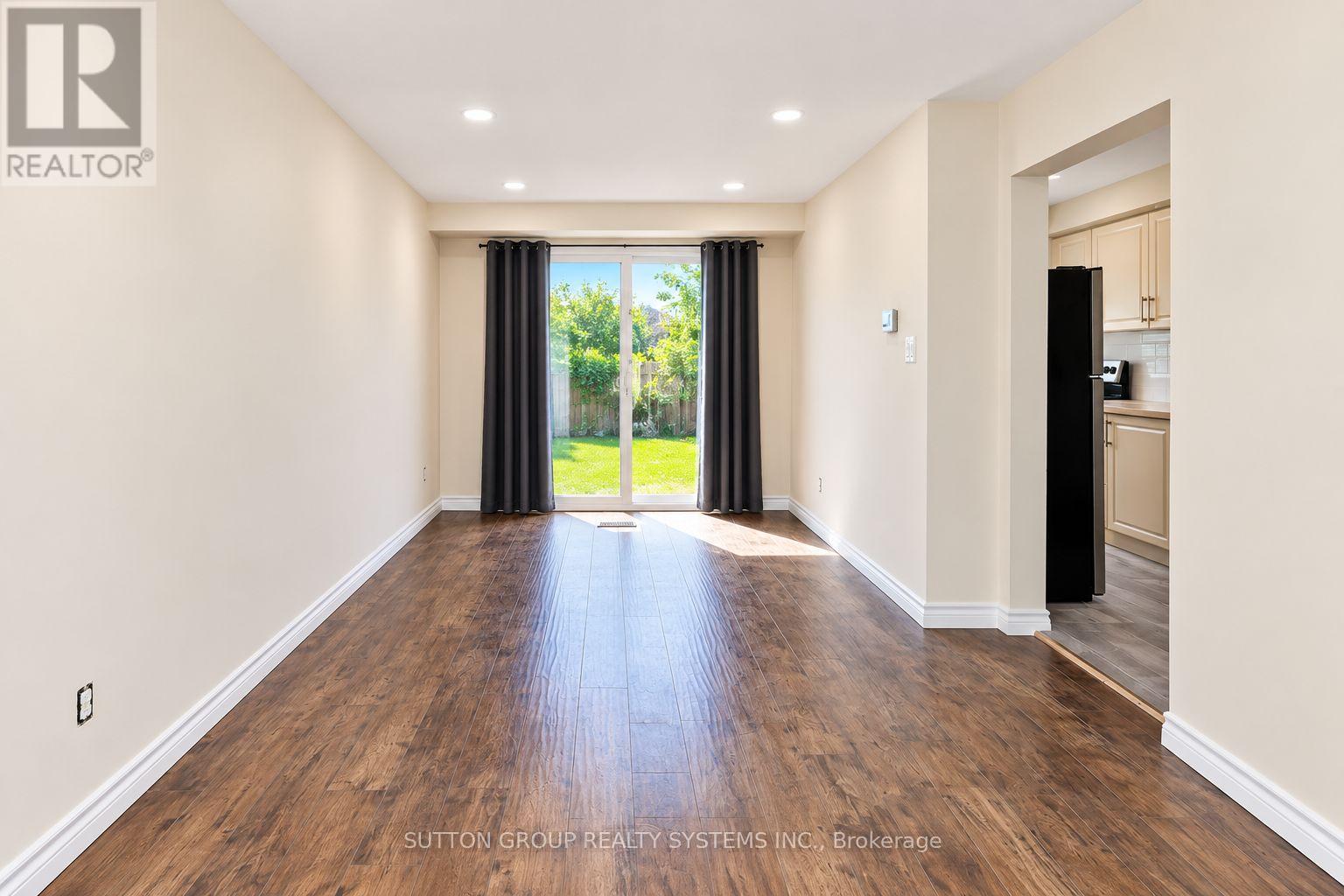 4118 Teakwood Drive, Mississauga, Ontario  L5C 3L6 - Photo 6 - W13866530