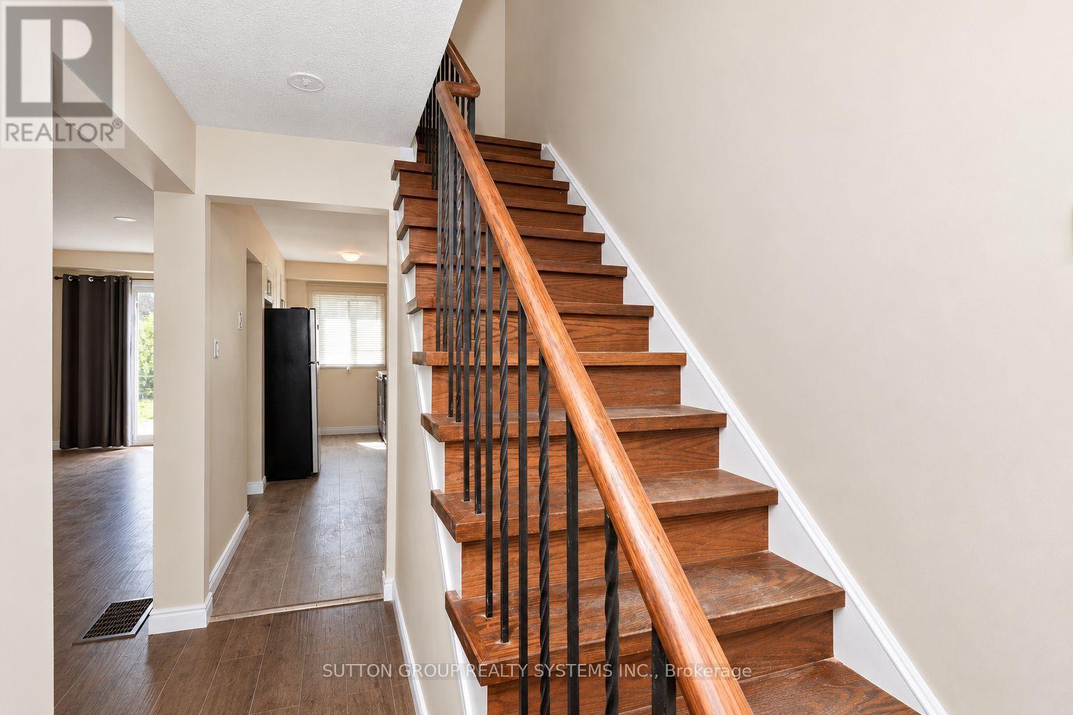 4118 Teakwood Drive, Mississauga, Ontario  L5C 3L6 - Photo 9 - W13866530