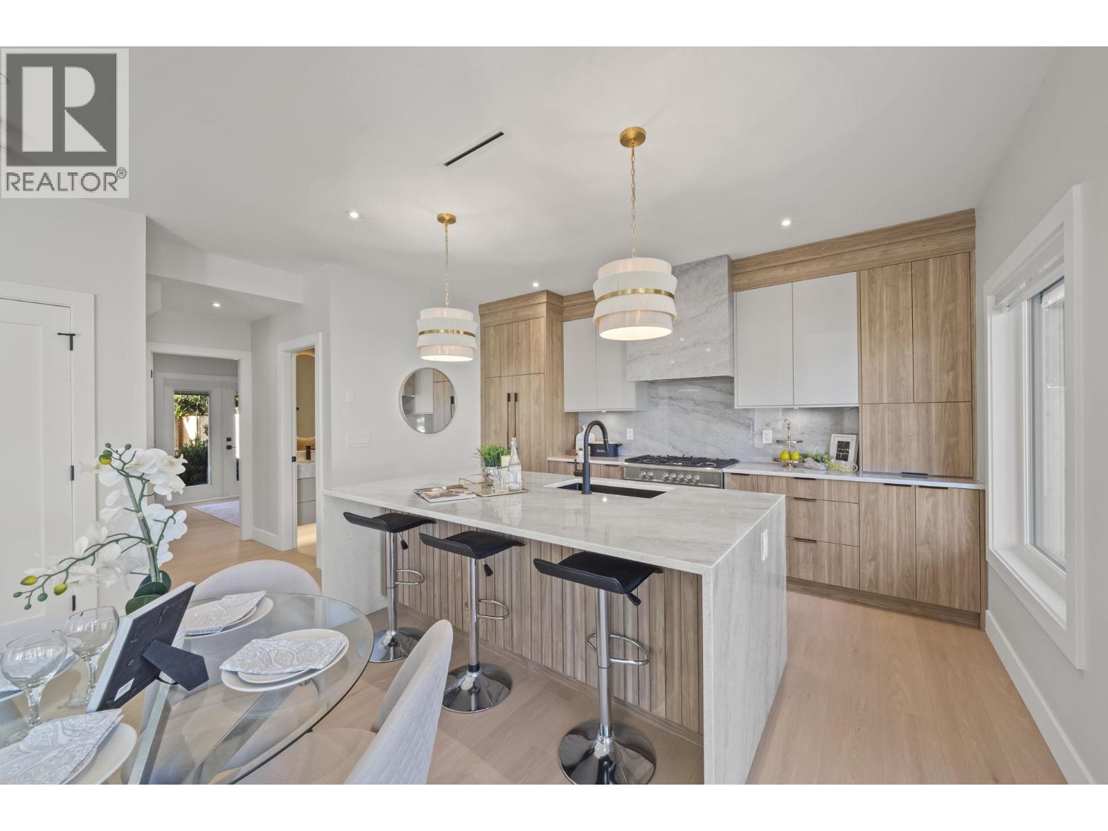 1 10931 SOUTHPORT ROAD
