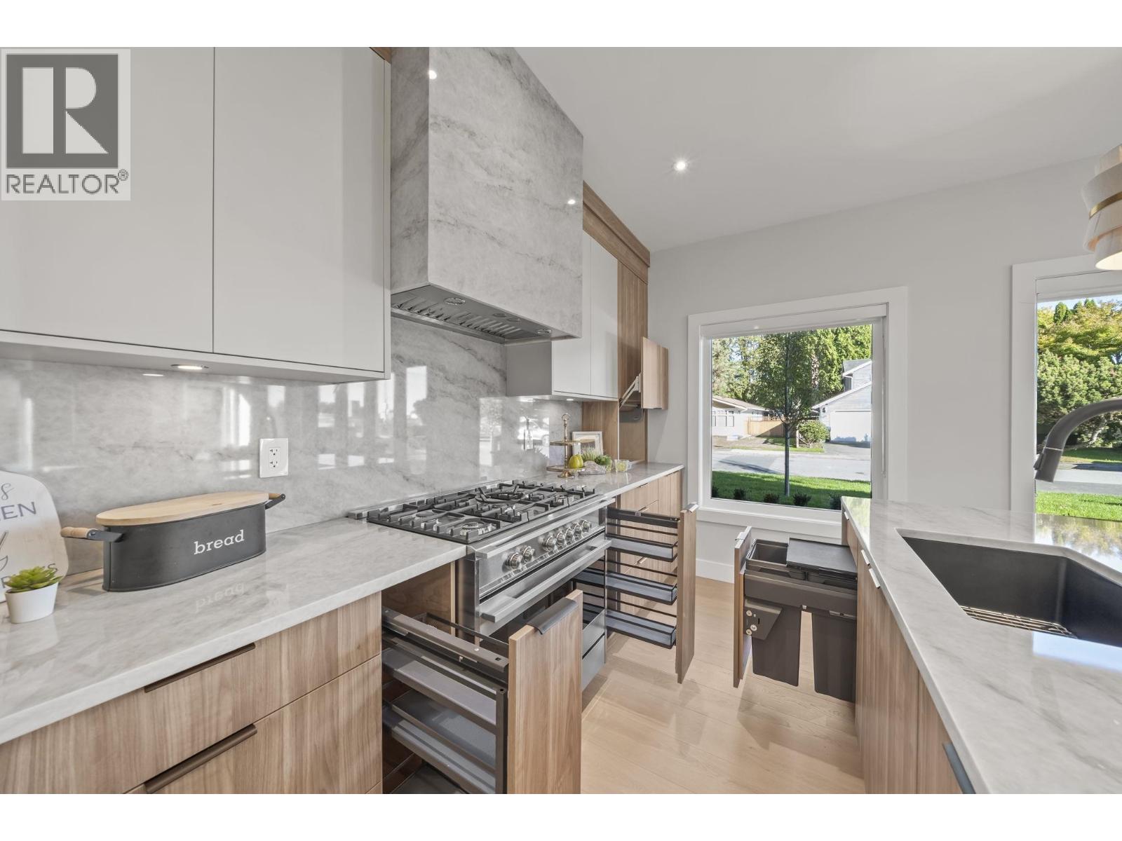 1 10931 SOUTHPORT ROAD