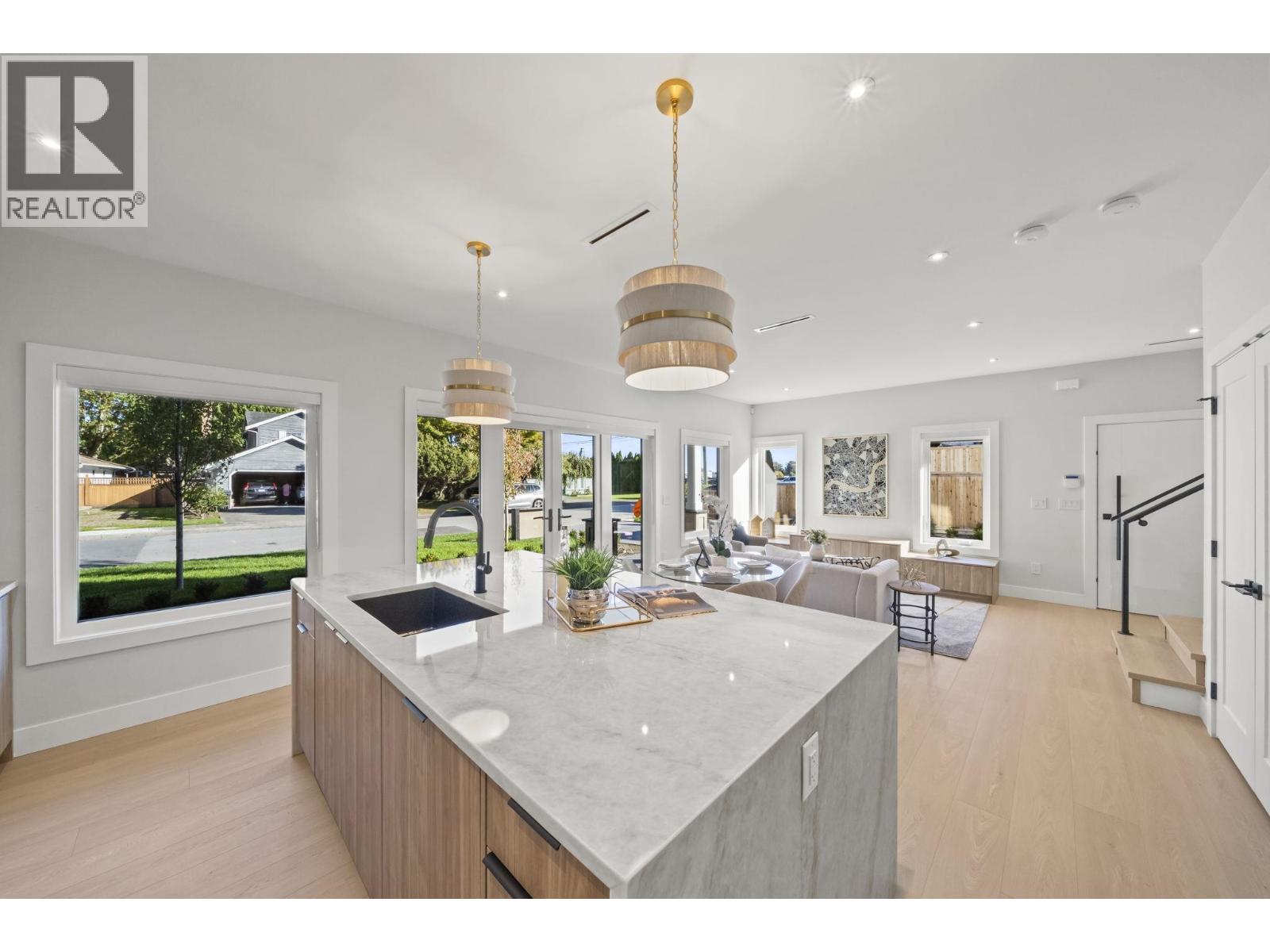 1 10931 SOUTHPORT ROAD
