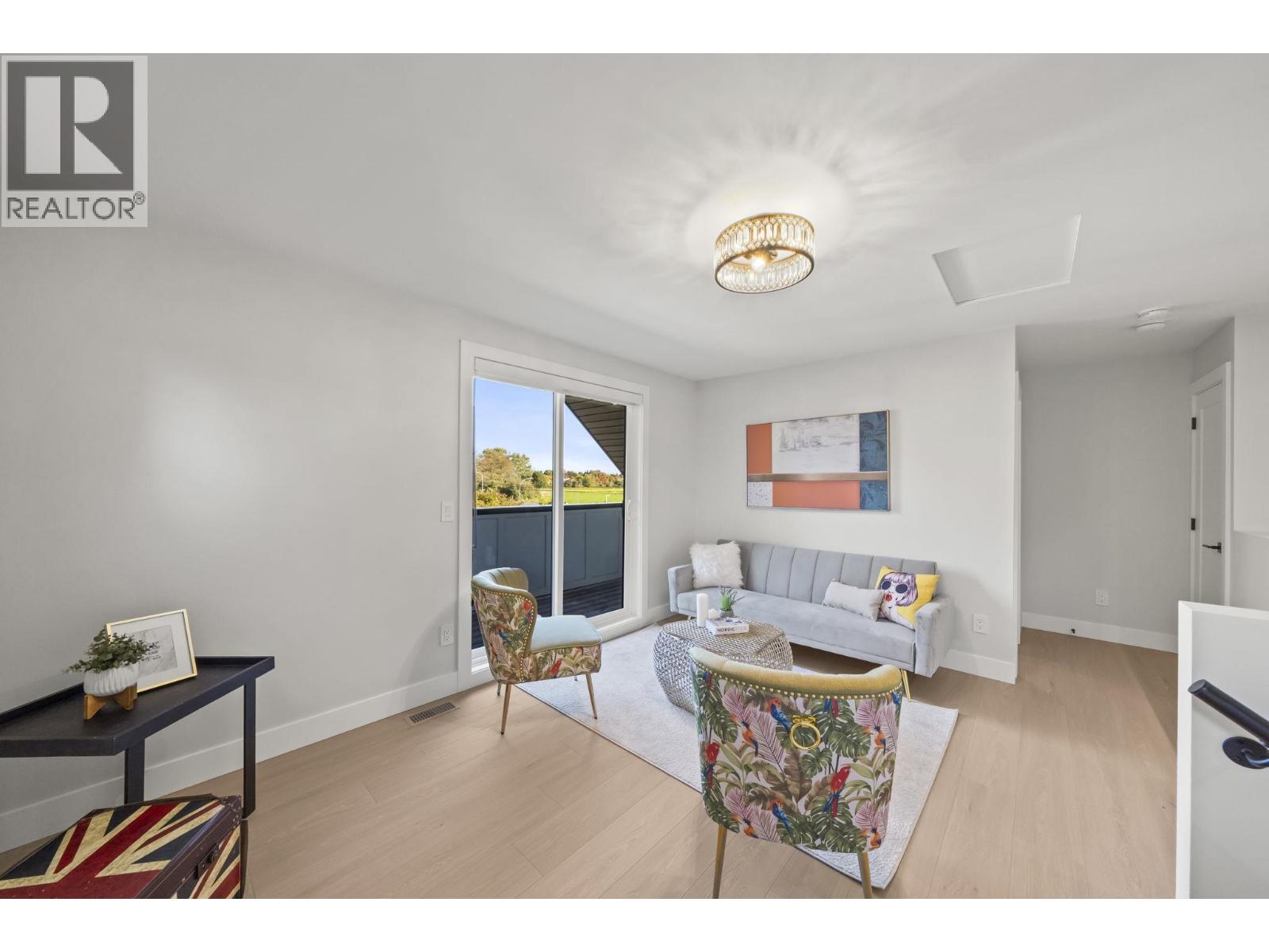 1 10931 SOUTHPORT ROAD