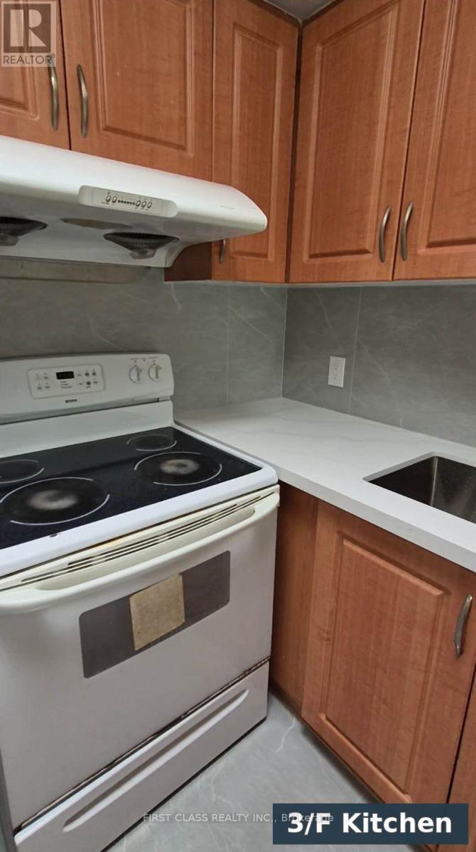 301 Rhodes Avenue, Toronto, Ontario  M4L 3A4 - Photo 19 - E14082358