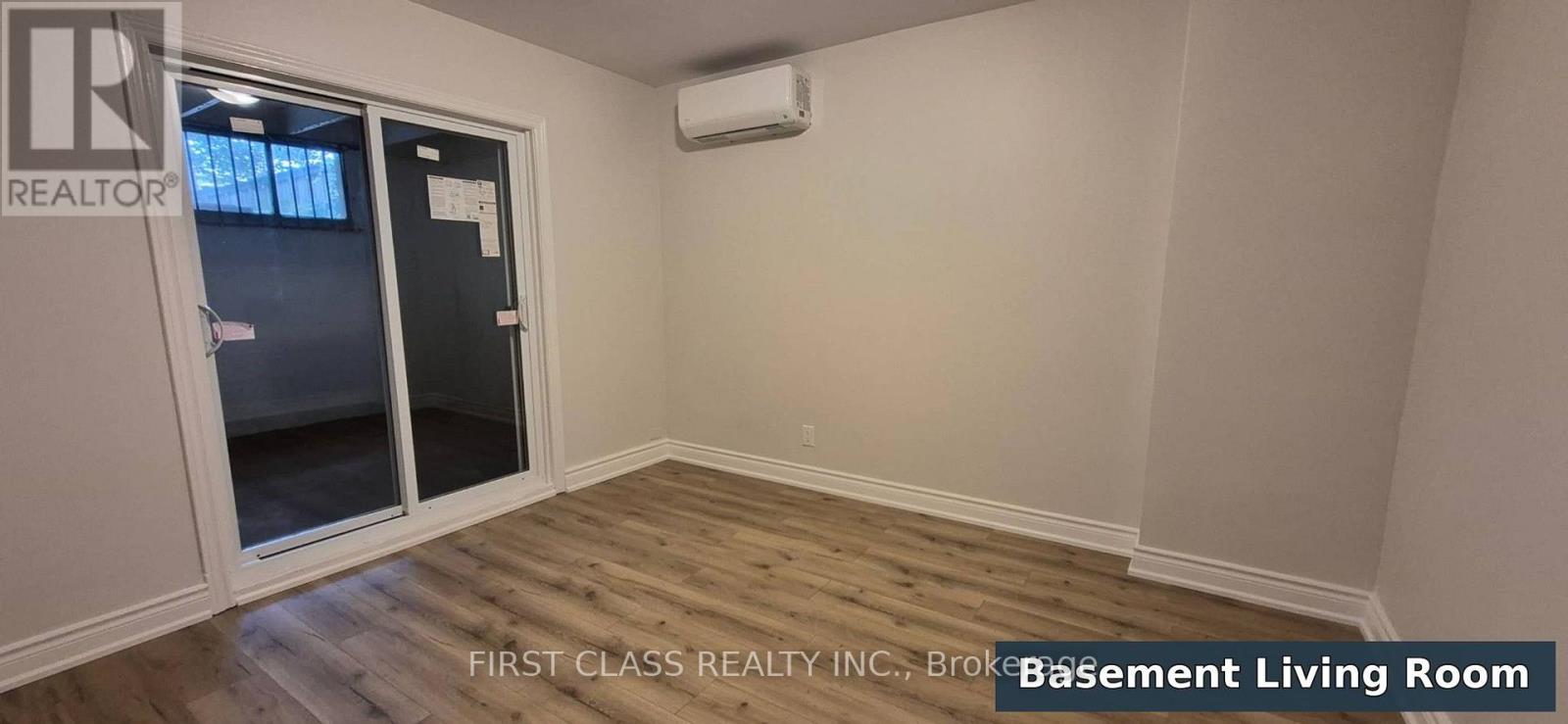 301 Rhodes Avenue, Toronto, Ontario  M4L 3A4 - Photo 2 - E14082358