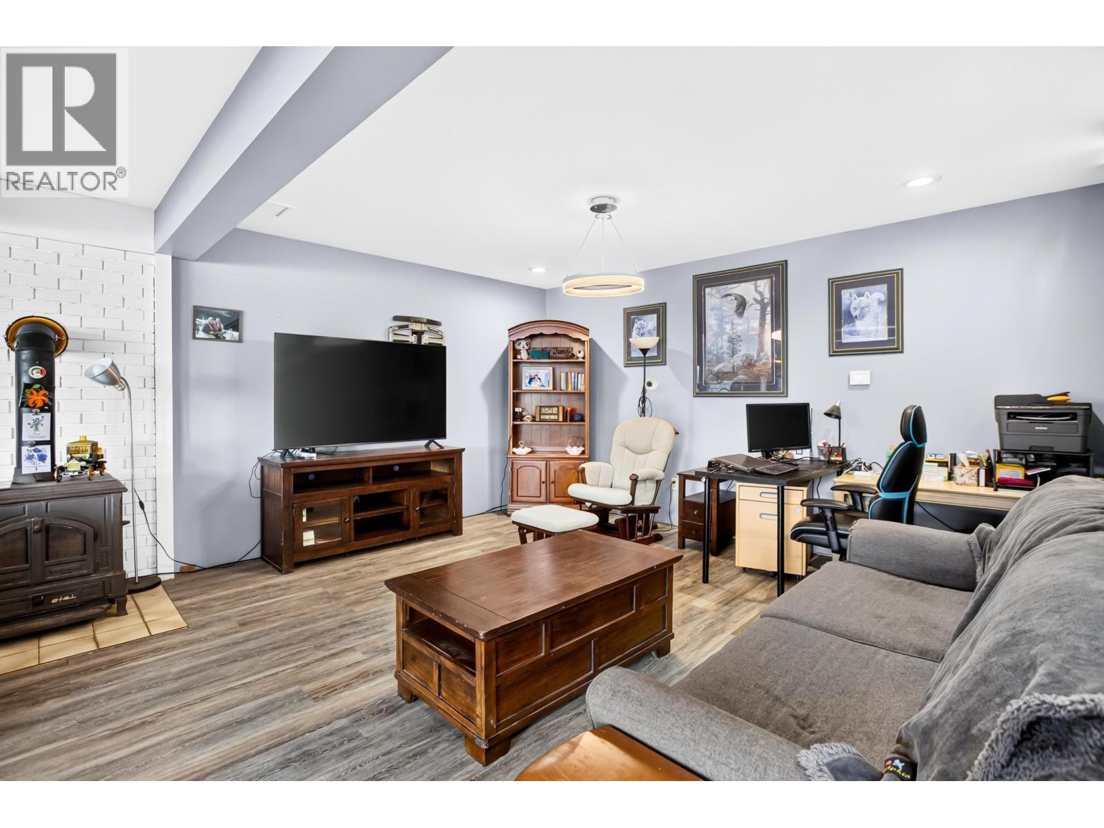 1112 ALDERSIDE ROAD