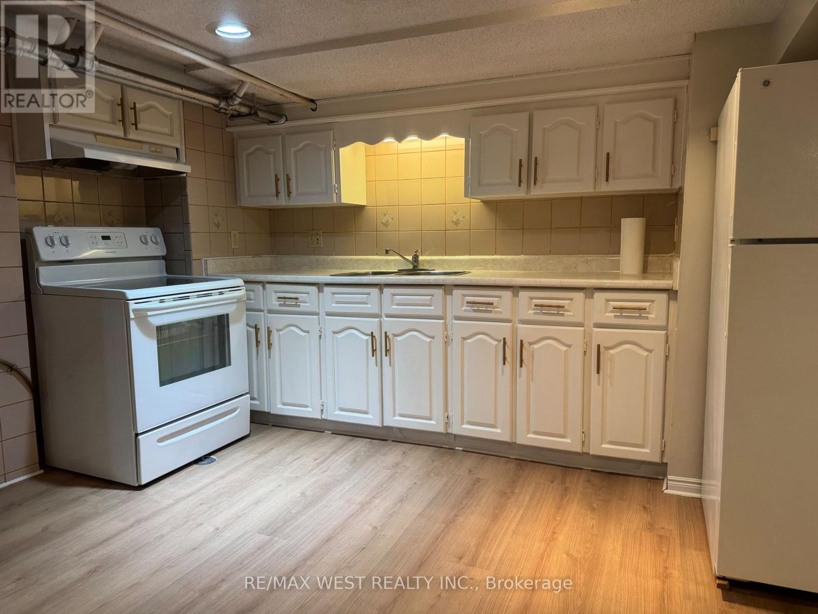 280 Westmount Avenue, Toronto, Ontario  M6E 3N1 - Photo 49 - C14099466