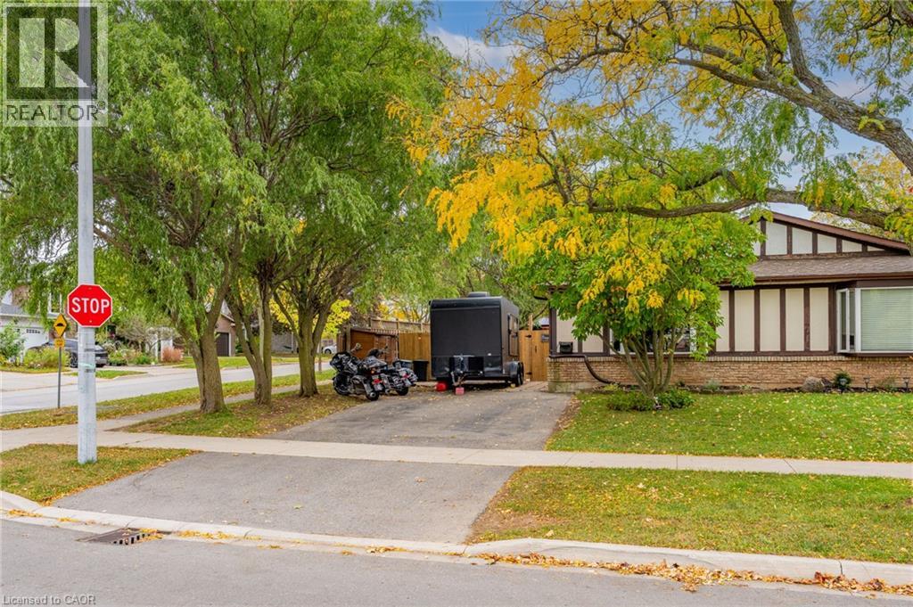 2324 Coldstream Drive, Burlington, Ontario  L7P 3T3 - Photo 3 - 40872107