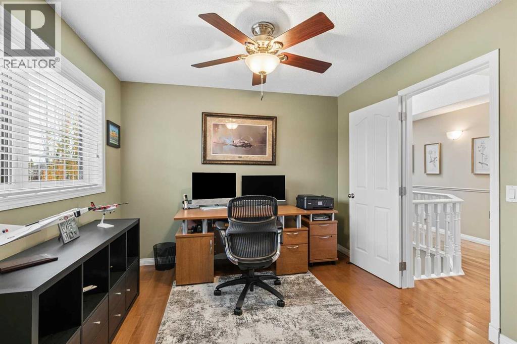 278 Douglasdale Point Se, Calgary, Alberta  T2Z 3A2 - Photo 19 - A2352912