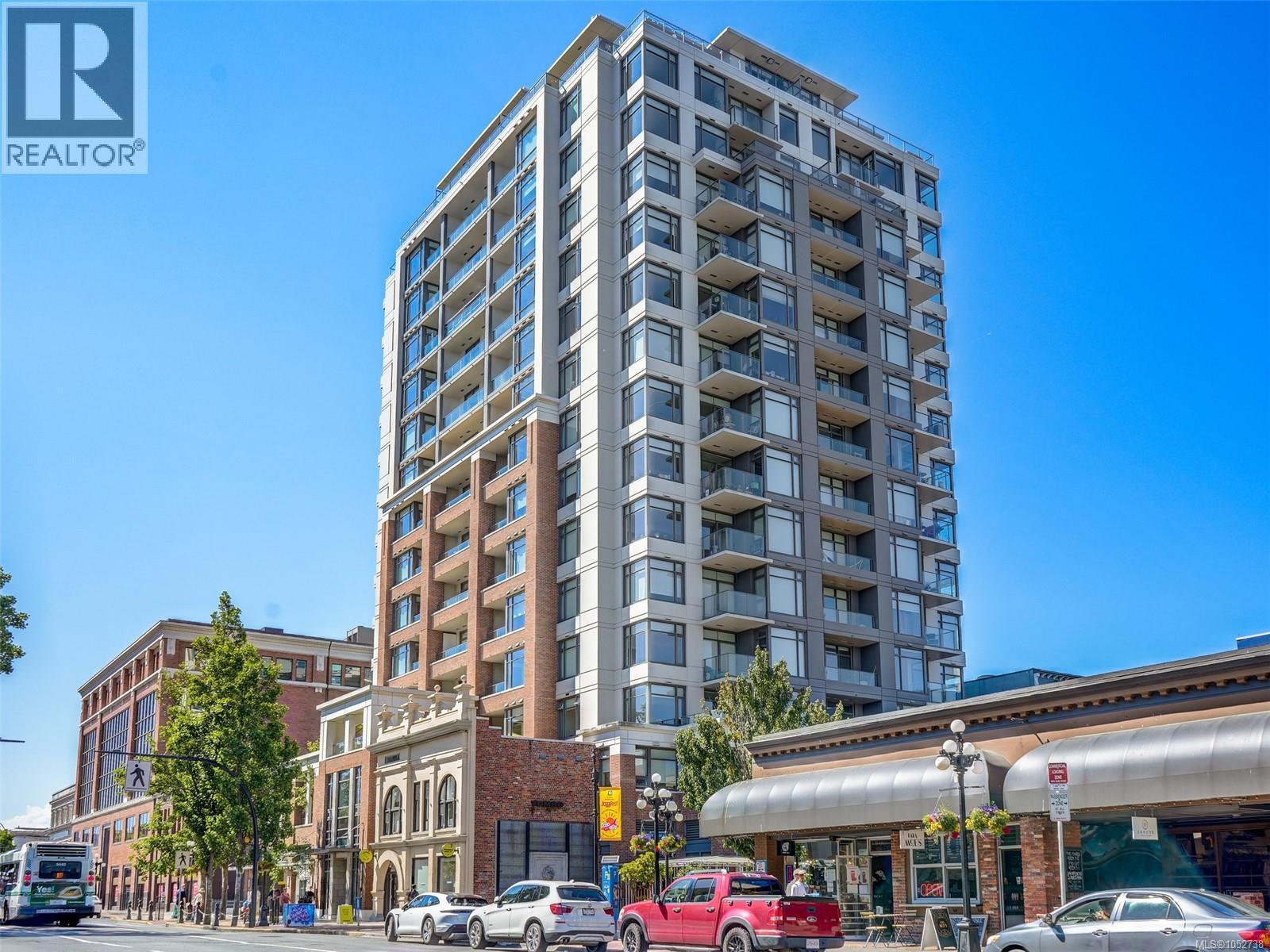 1010 728 Yates St