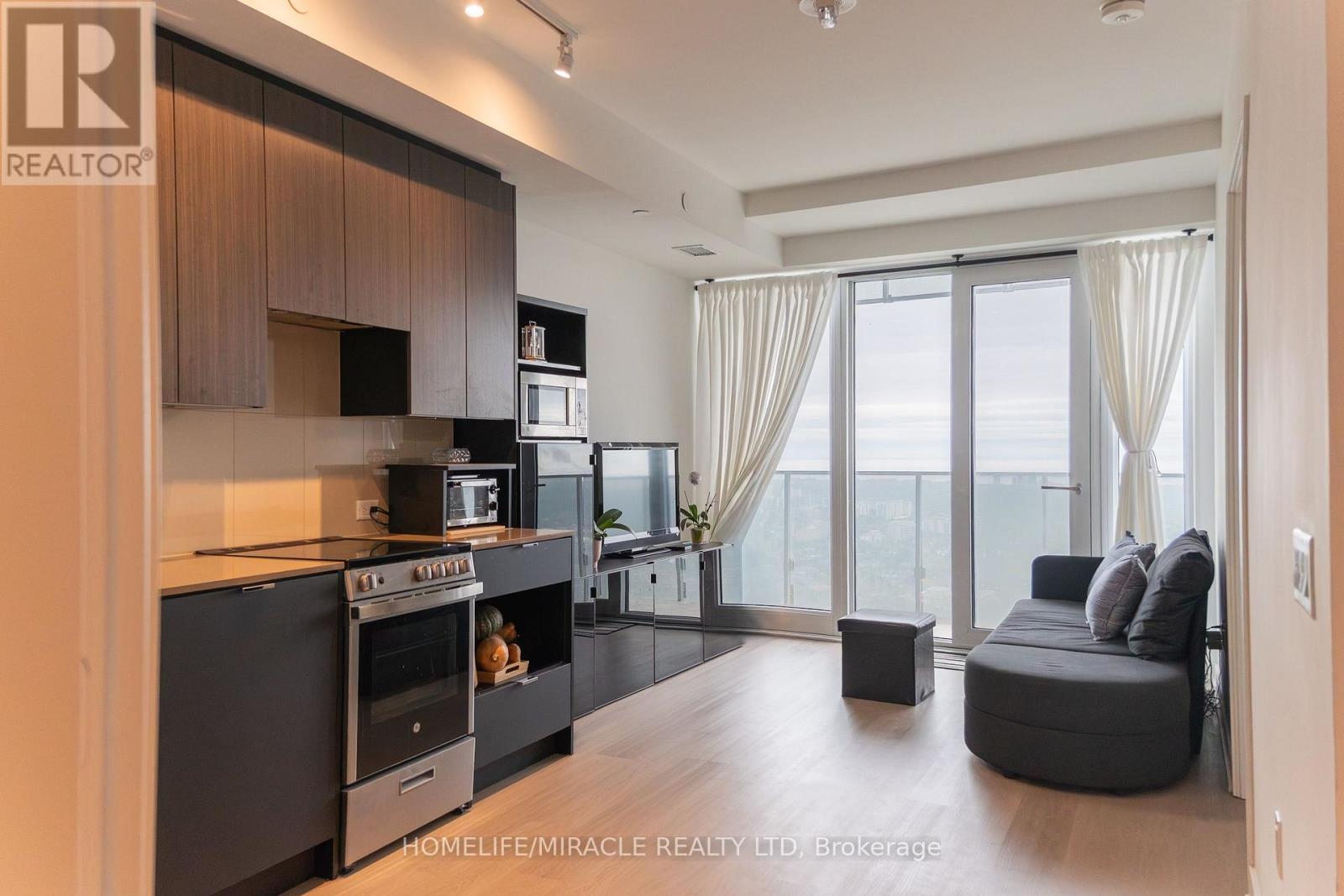 4407 - 3883 Quartz Road, Mississauga, Ontario  L5B 0M4 - Photo 1 - W14099464