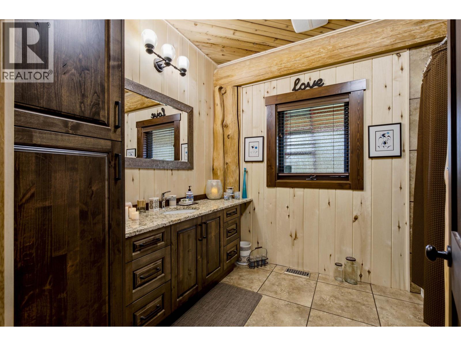 3139 Huston Road, 150 Mile House, British Columbia  V0K 2G0 - Photo 22 - R3176430