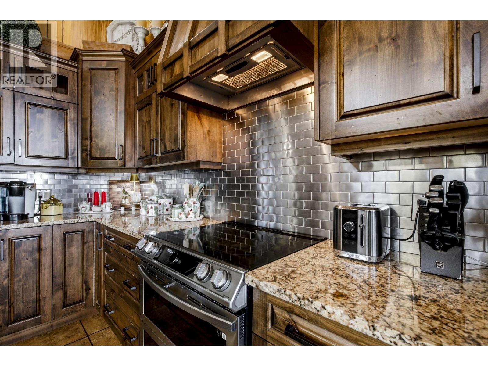 3139 Huston Road, 150 Mile House, British Columbia  V0K 2G0 - Photo 12 - R3176430