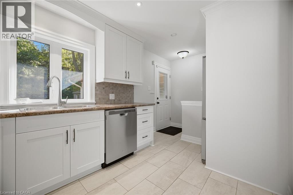 18 Delsey Street, Hamilton, Ontario  L9H 1S1 - Photo 19 - 40869483