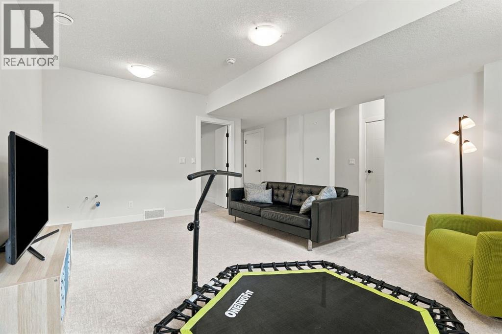 24 Yorkville Terrace SW