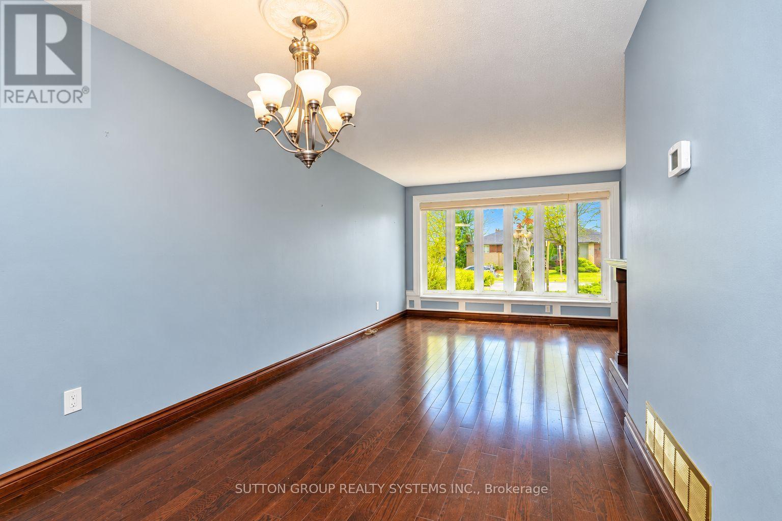 2337 Padstow Crescent, Mississauga, Ontario  L5J 2G2 - Photo 6 - W14089974