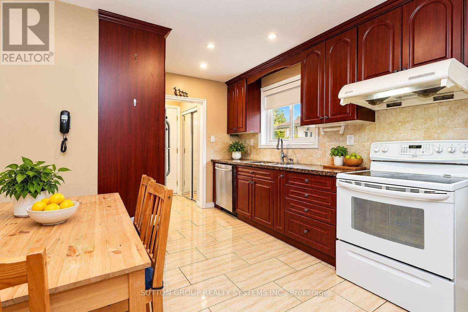 2337 Padstow Crescent, Mississauga, Ontario  L5J 2G2 - Photo 7 - W14089974