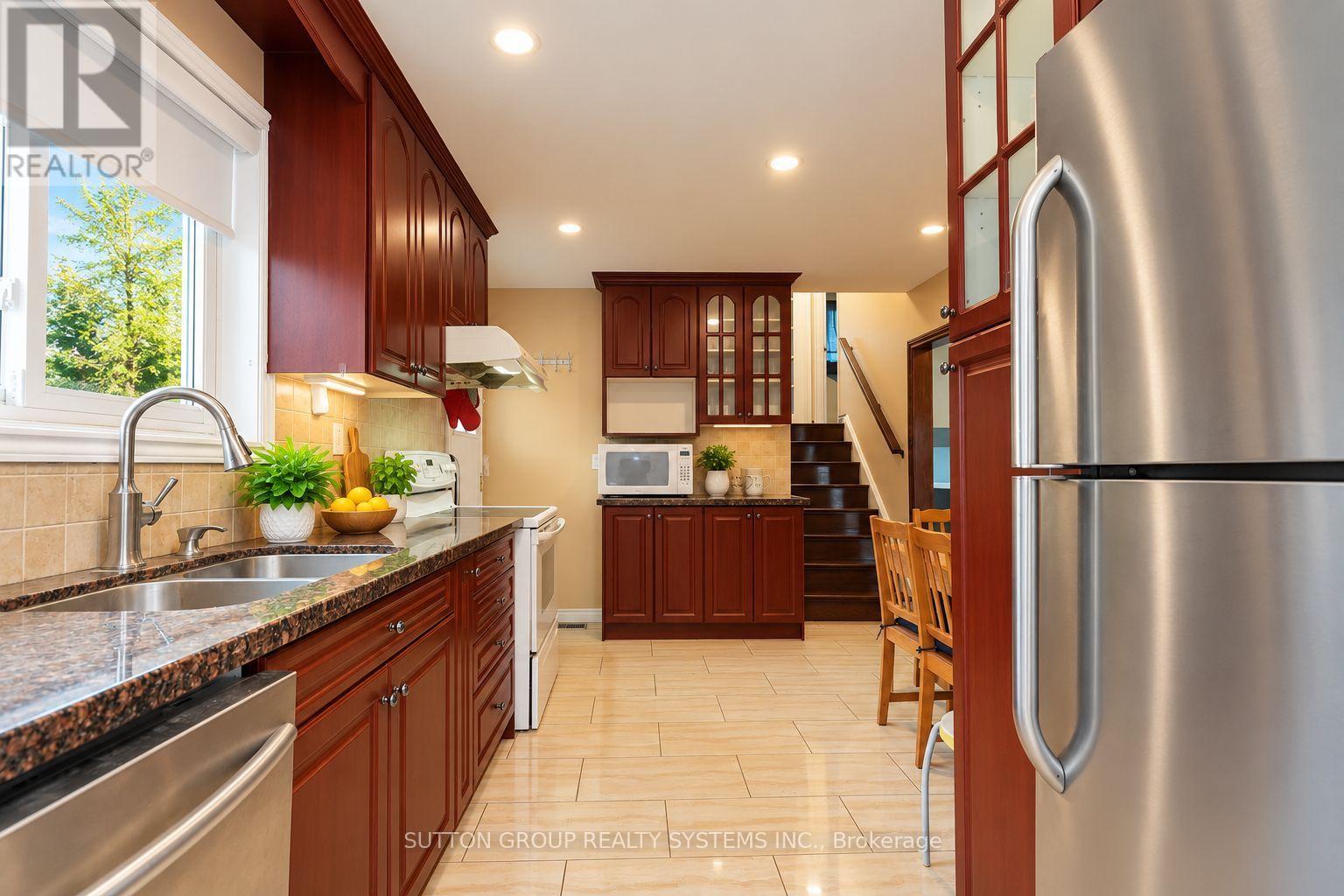 2337 Padstow Crescent, Mississauga, Ontario  L5J 2G2 - Photo 9 - W14089974