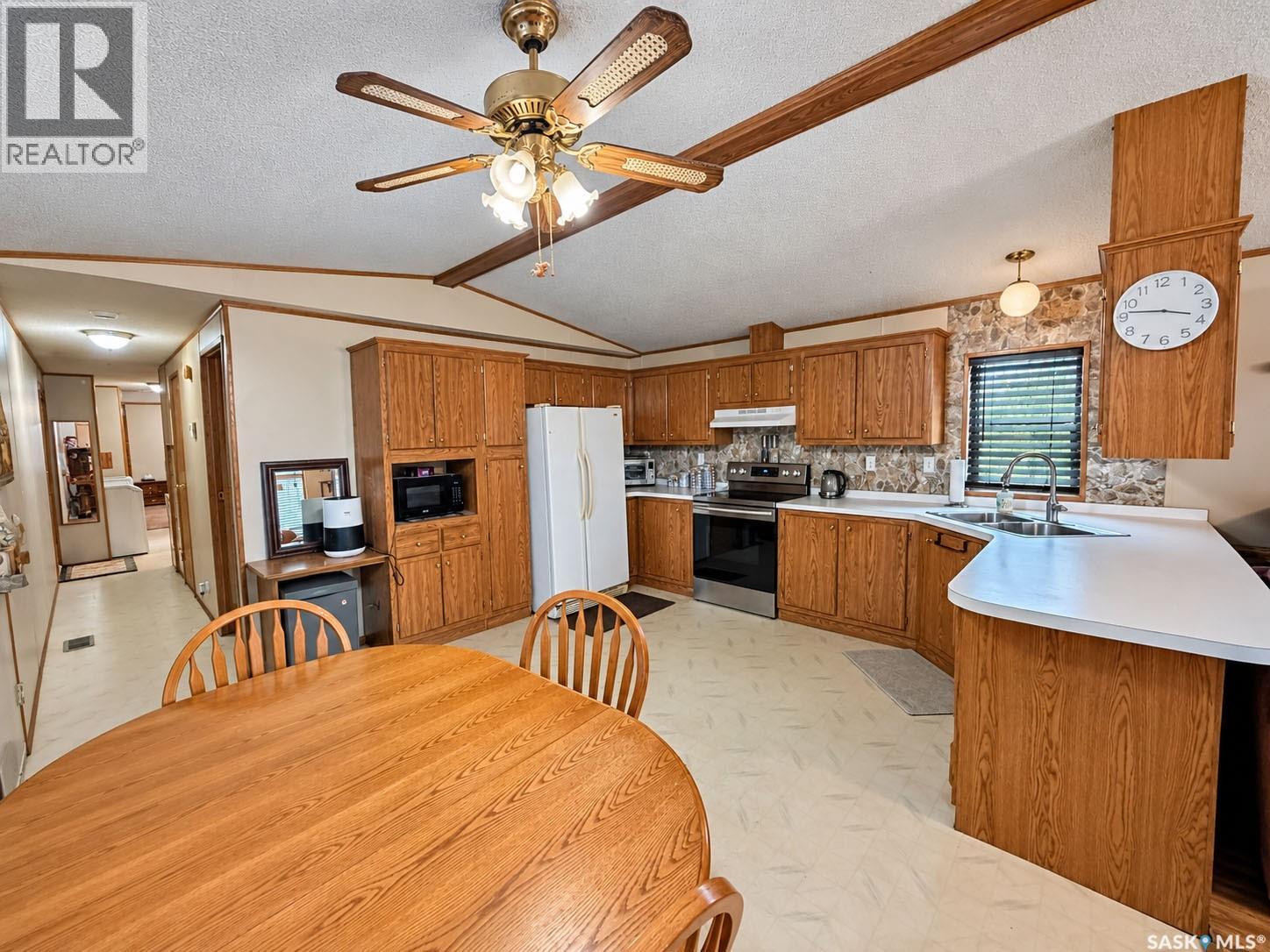 93 Eastview Trailer Court, Prince Albert Rm No. 461, Saskatchewan  S6V 5P9 - Photo 8 - SK051546