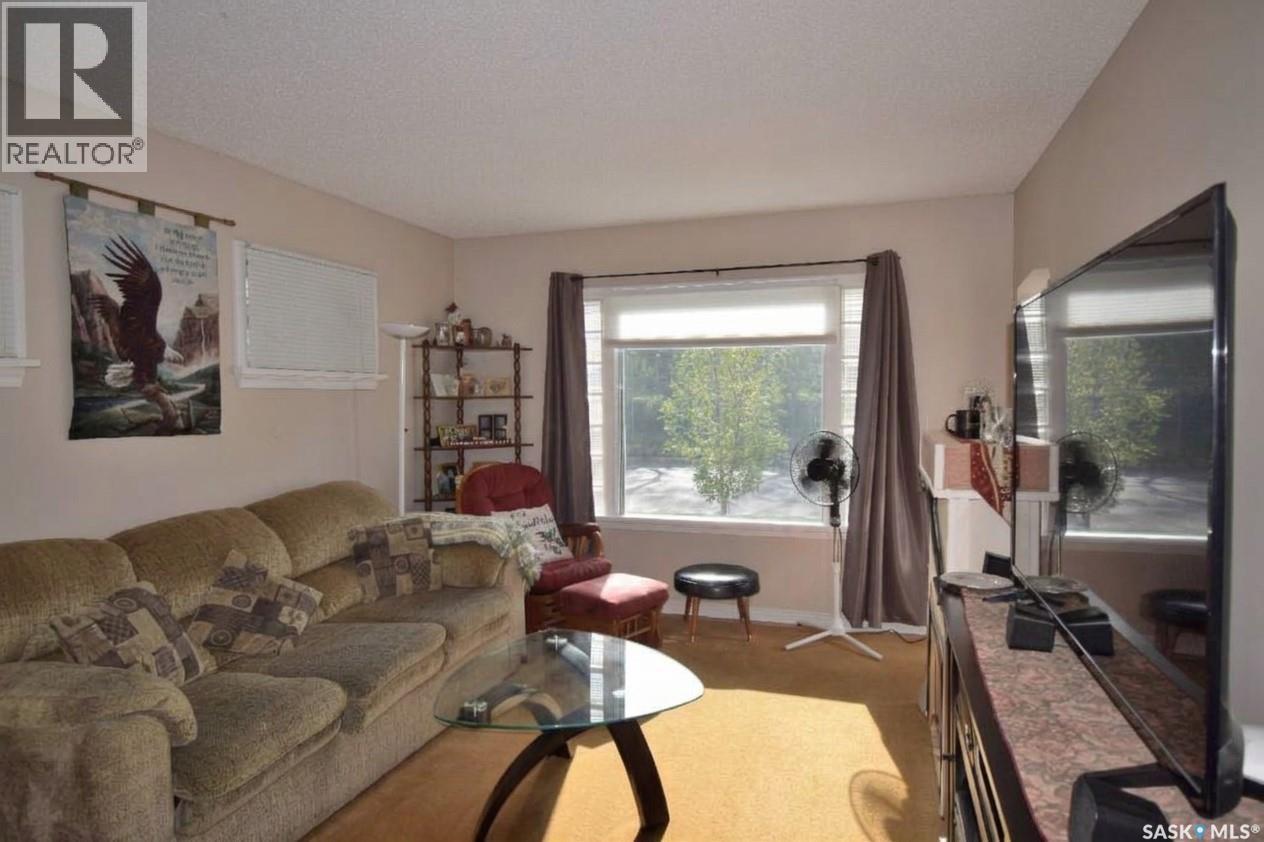 532 13th Street W, Prince Albert, Saskatchewan  S6V 3G7 - Photo 2 - SK051520